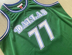 Dallas Mavericks  Doncic 77 Green MN