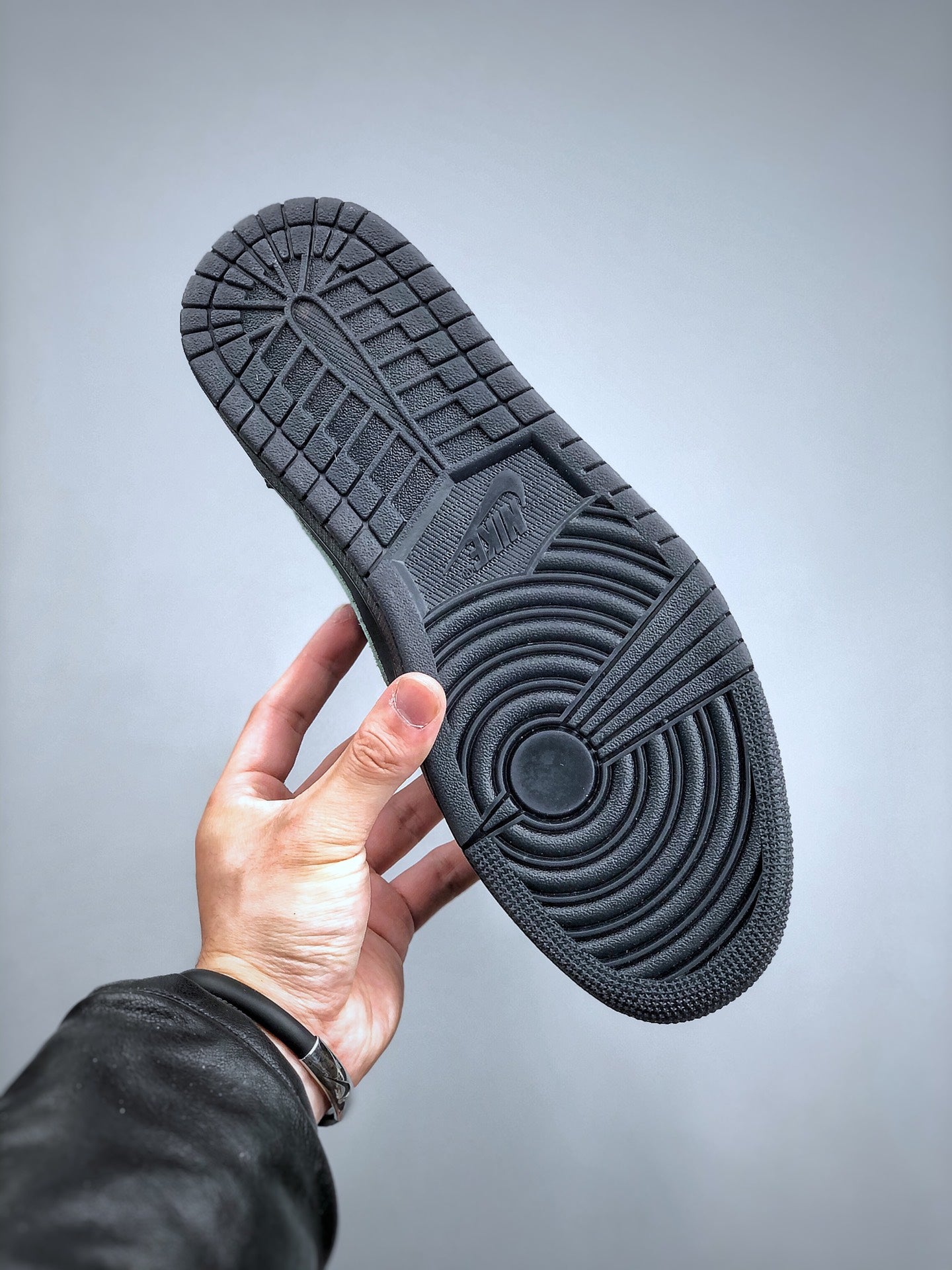 Jordan 1 Retro Low Tiffany Blue