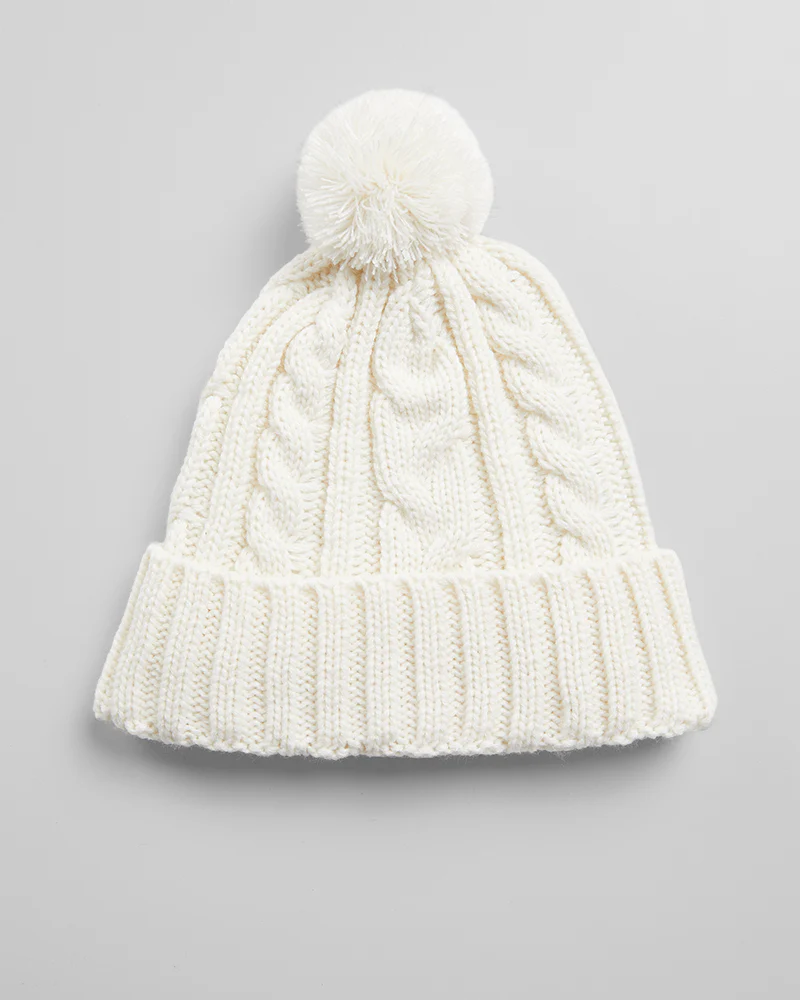 CABLE KNIT POM BEANIE