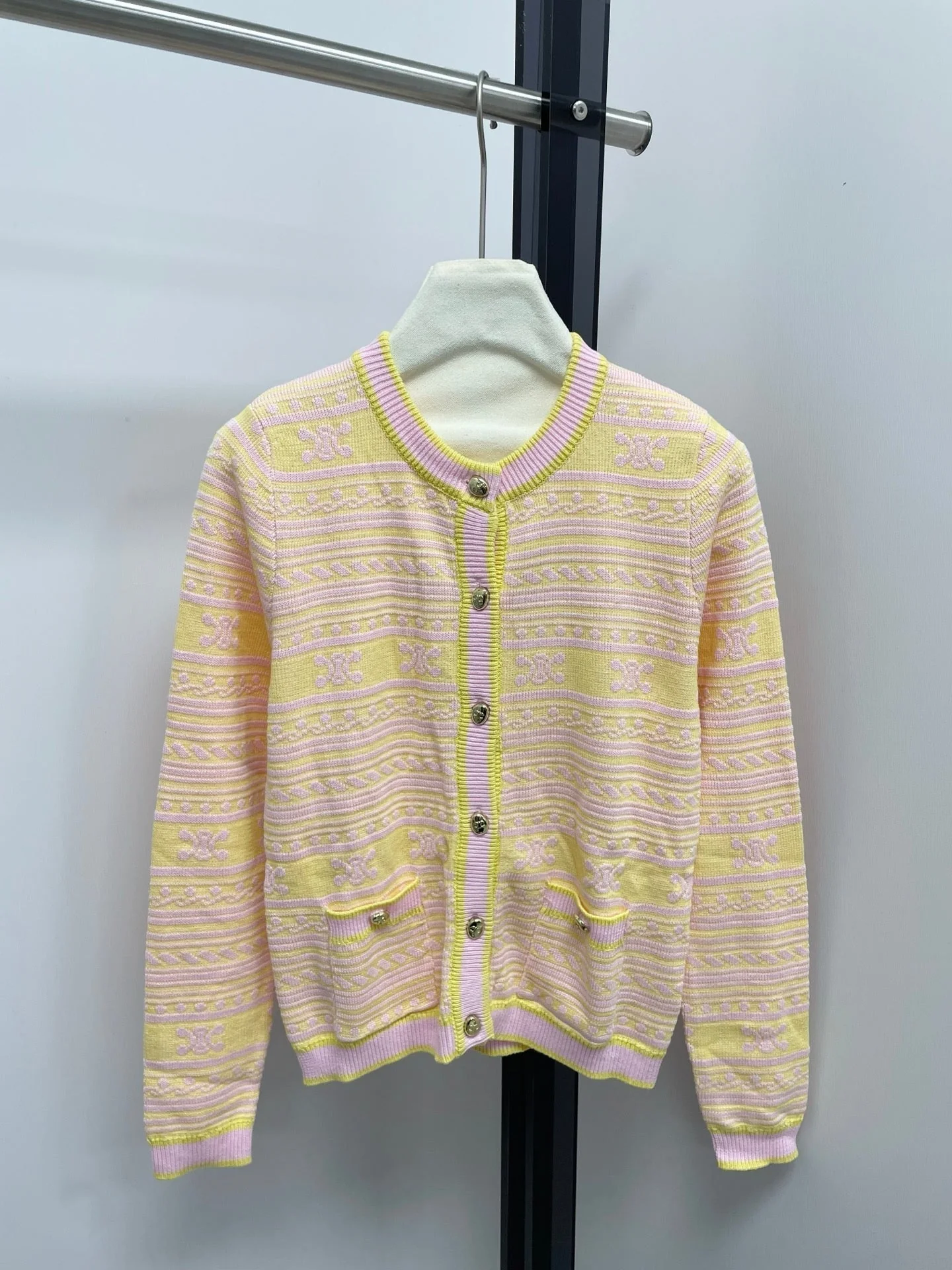 E long sleeve crew neck