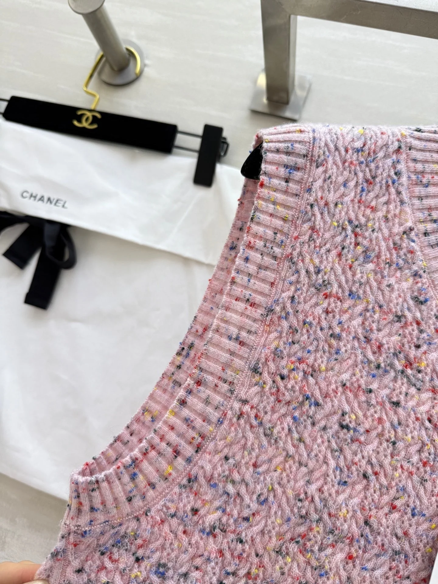 Wool yarn knitted vest