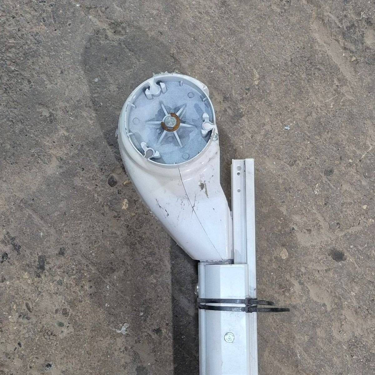 Used Carefree Awning Arm, Idler (Rear), White, 66 1/2 - Travel'r , R001643WHT