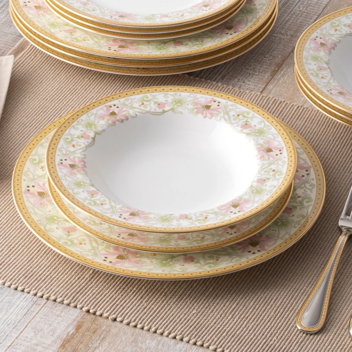 Noritake Blooming Splendor 12-Piece Dinnerware Set, Service for 4