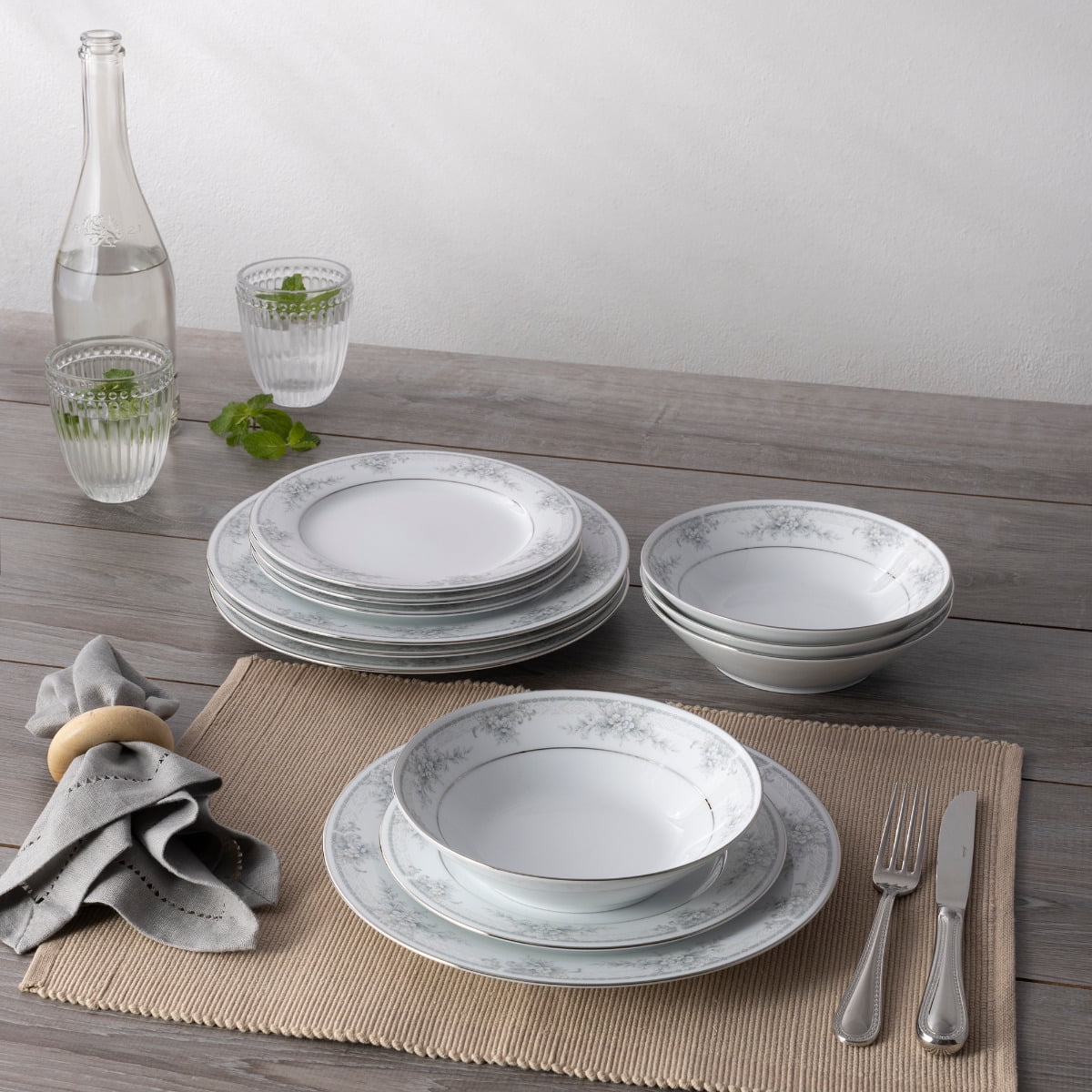Noritake Sweet Leilani 12-Piece Dinnerware Set, Service for 4