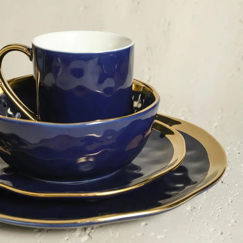 16-Piece Blue & Golden Rim Porcelain Dinnerware Set. Service for 4