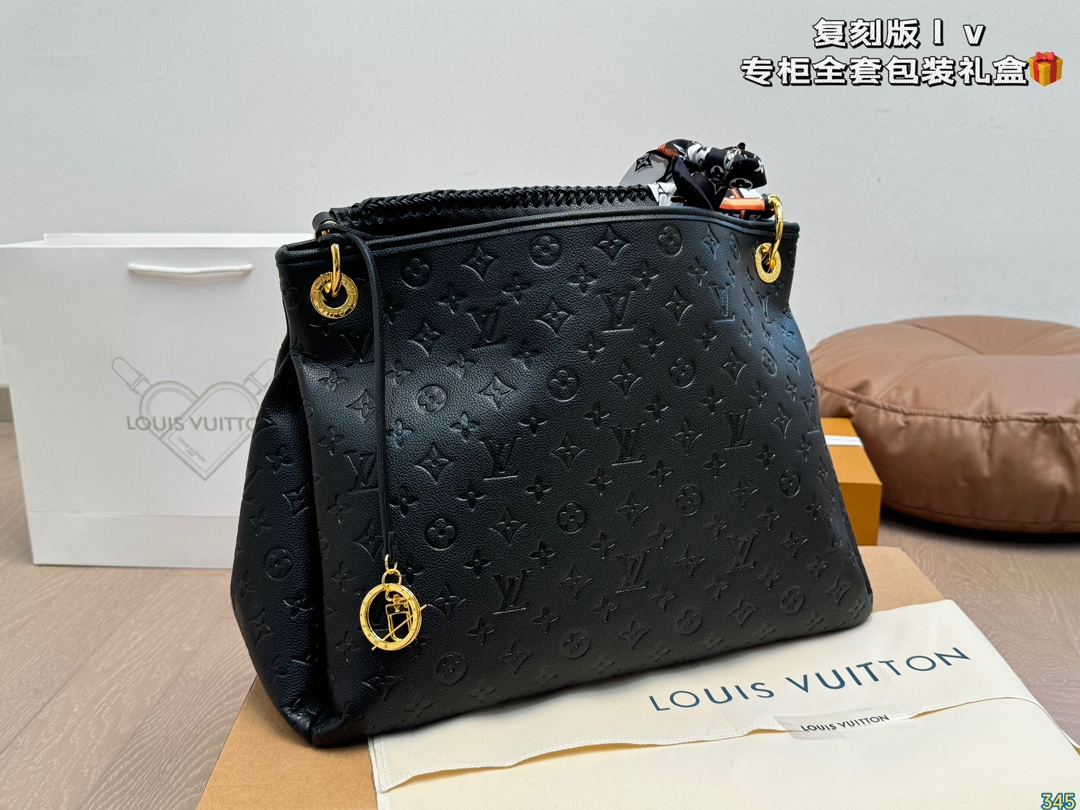 LV Artsy Bag