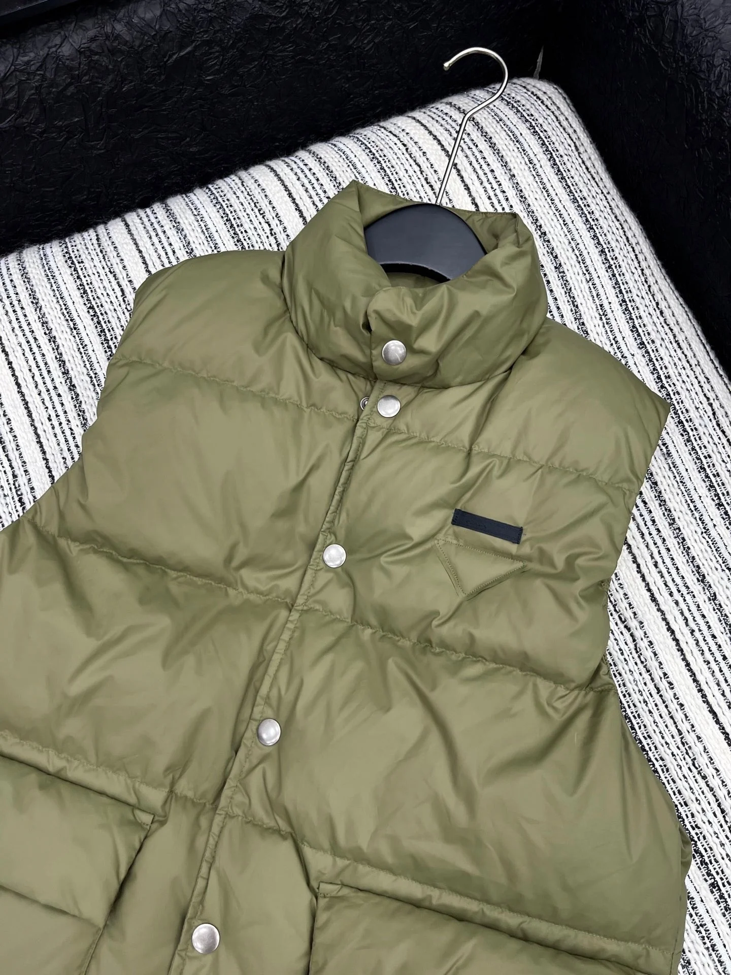 Autumn and winter down vest