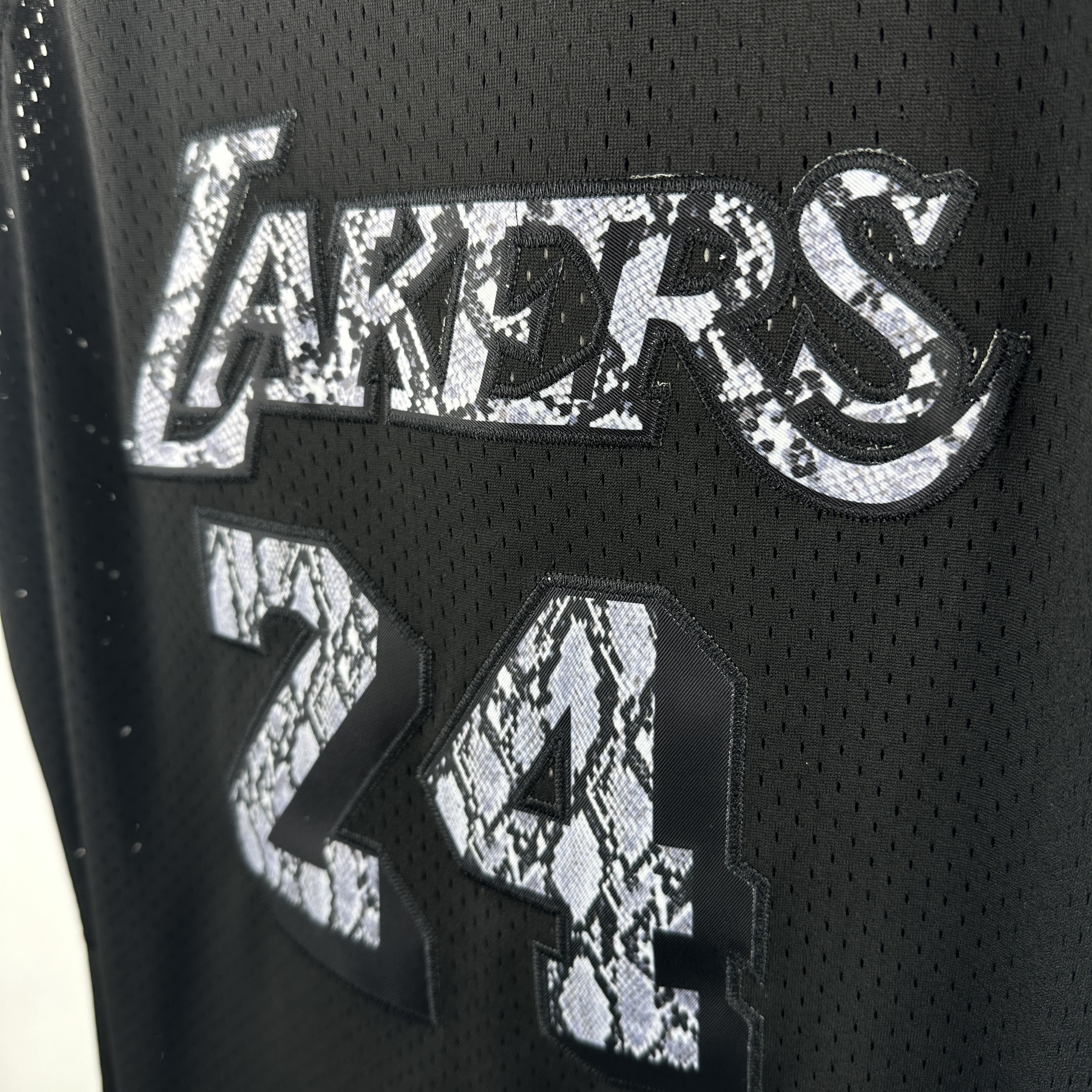 Embroidered MN Retro Jersey Lakers Black No. 24 Kobe