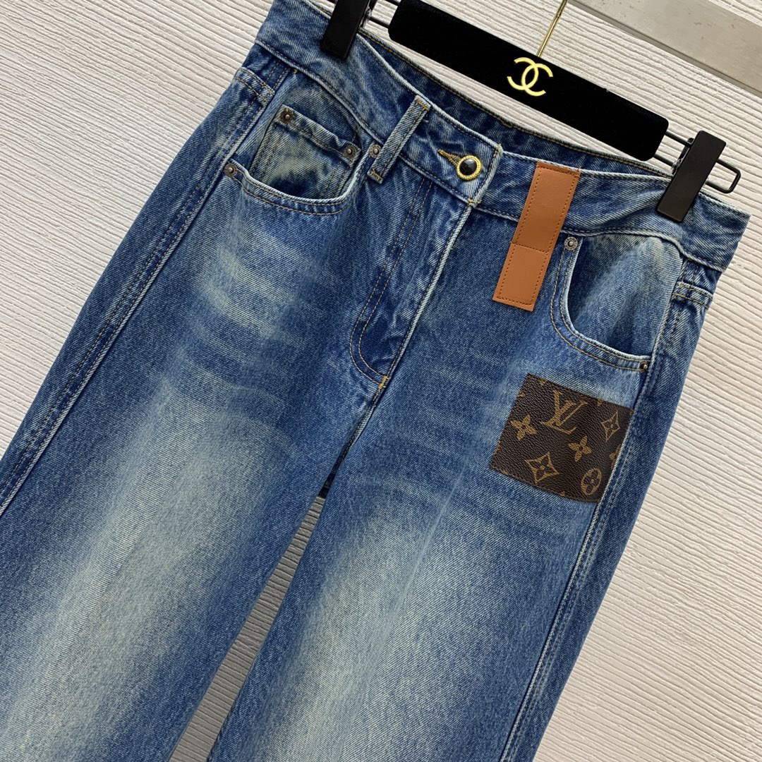 High-waisted straight-leg wide-leg jeans