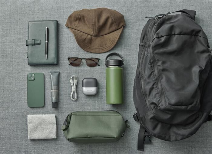 PANASONIC - Rasoio compatto 3 lame ES-CM3B-Nero/Silver