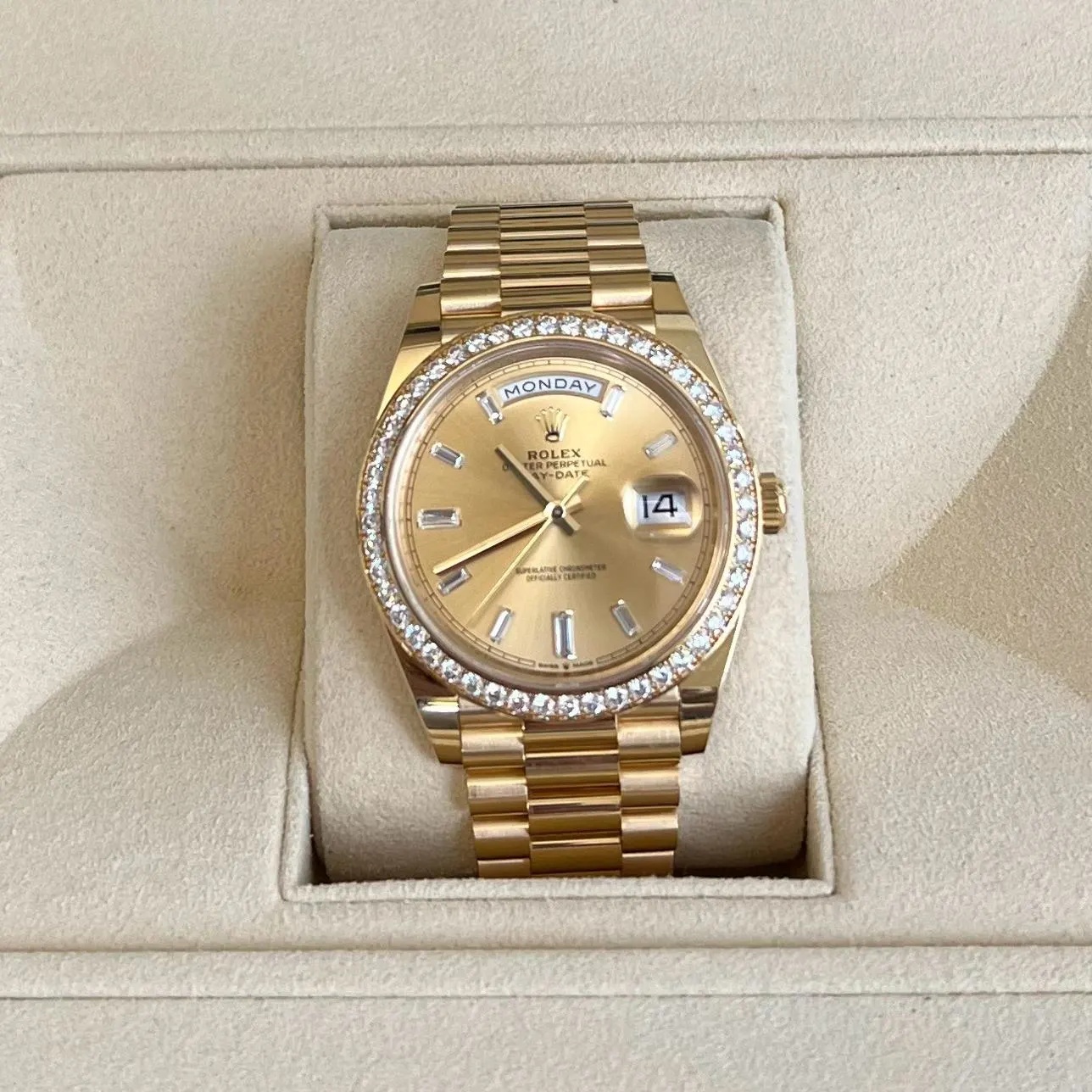【Super Clone】RLX Day-Date 40mm Champagne Diamond Dial and Bezel Yellow Gold President Bracelet 228348RBR-0002