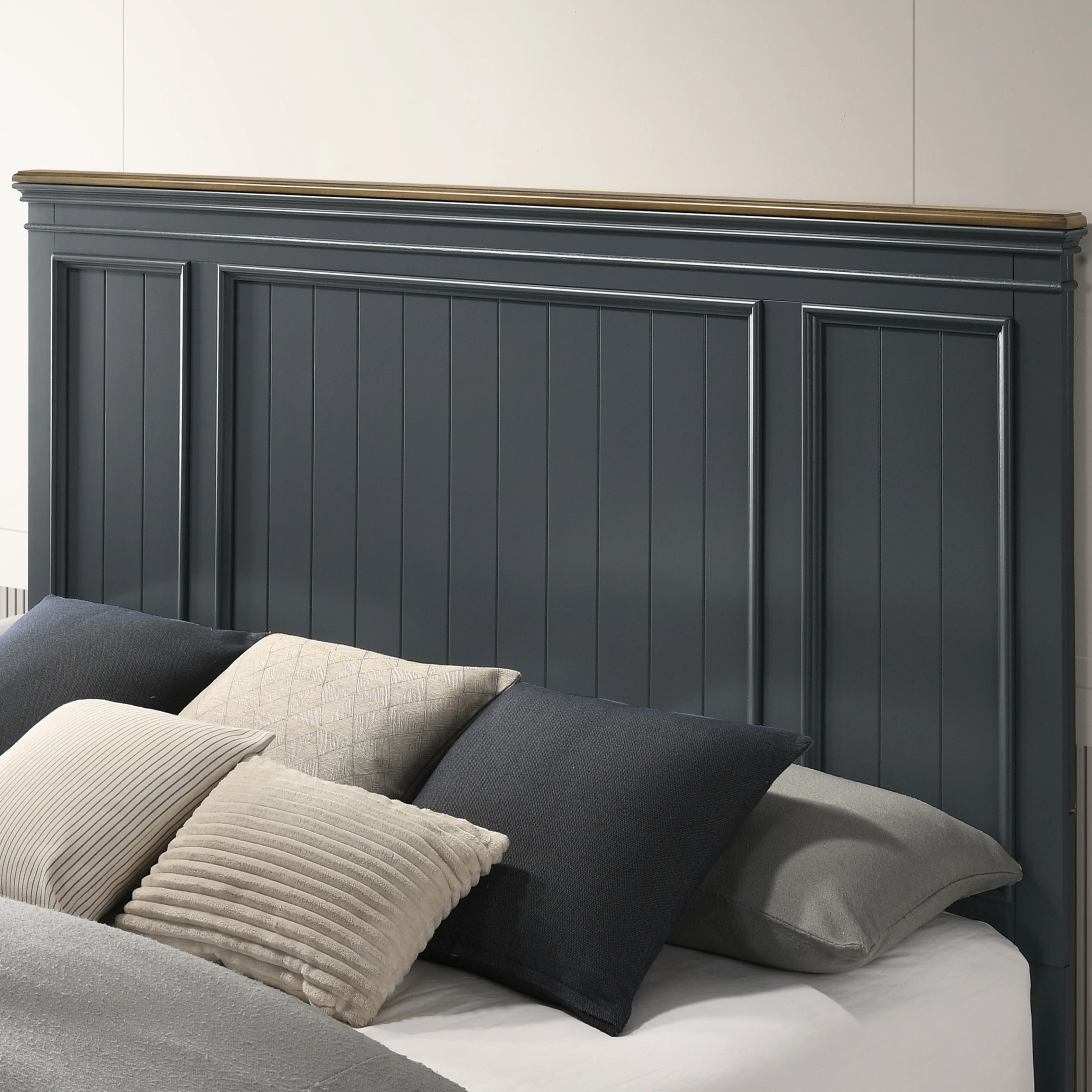 Roundhill Furniture Clelane Wood Bedroom Set Panel King Bed, Dresser, Mirror, and Nightstand
