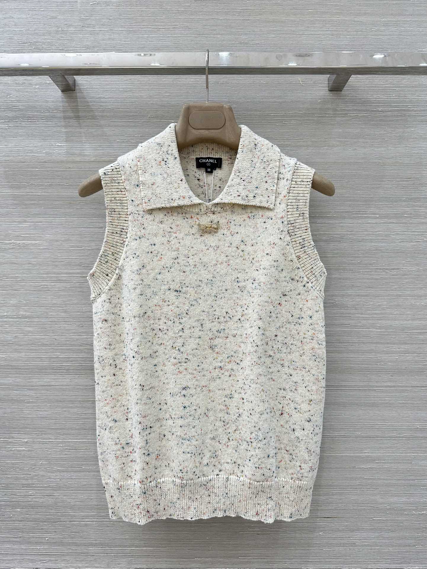 Classic small collar knit vest top