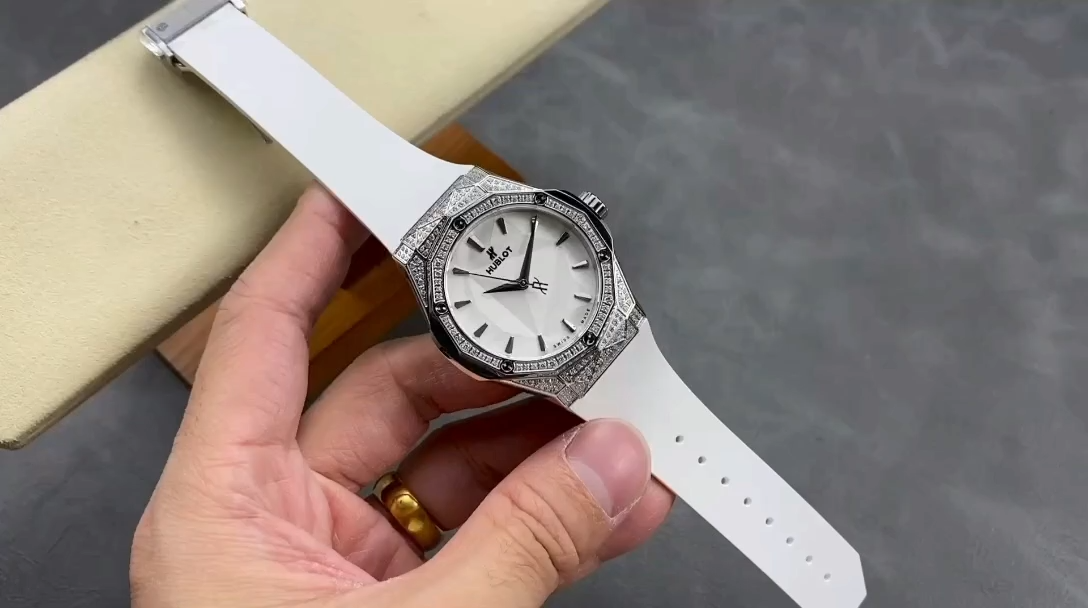 【Super Clone】Hublot Classic Fusion 550.NS.2200.RW.1604.ORL20 40mm