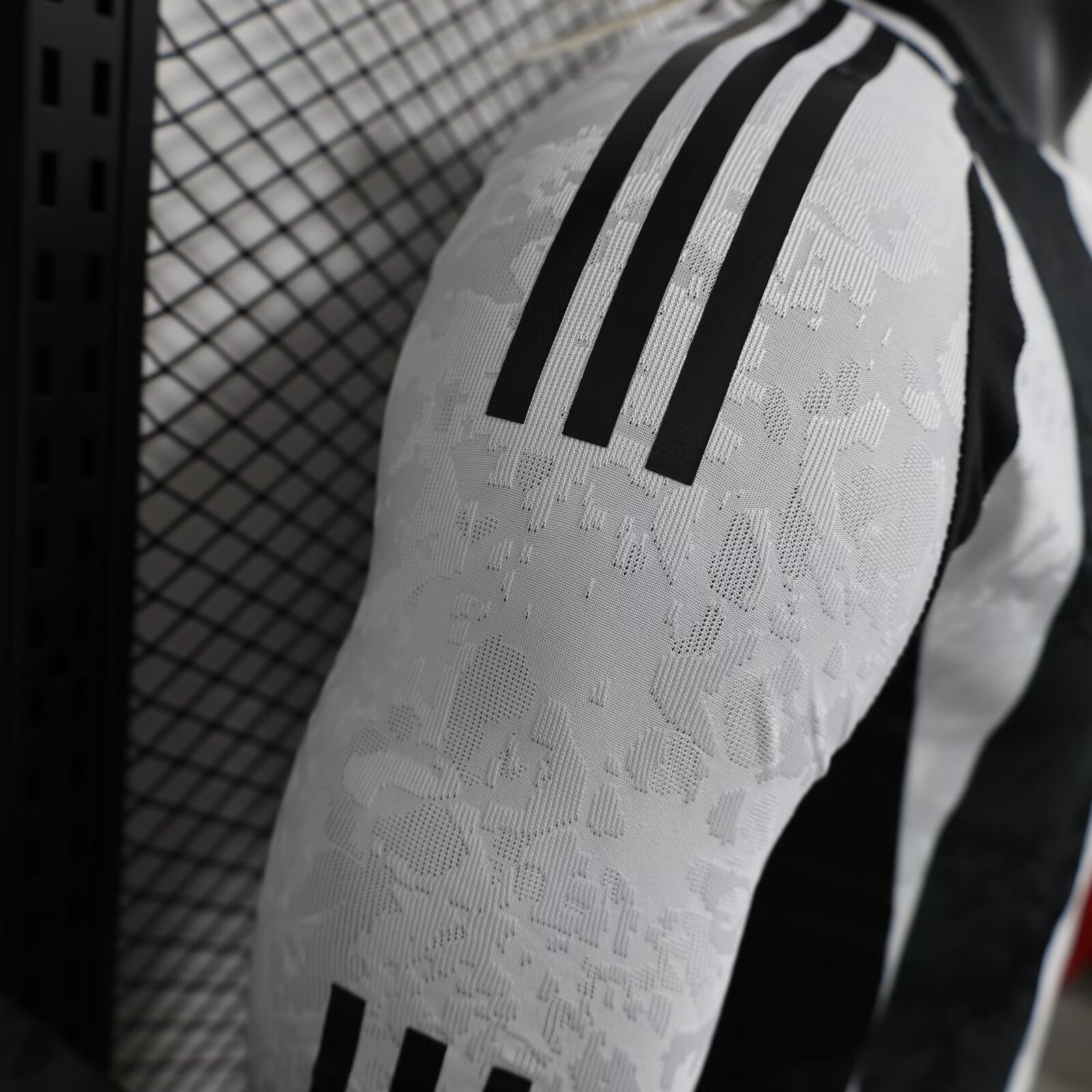 2024/25 Juventus Home Long Sleeve Shirt - Player Version