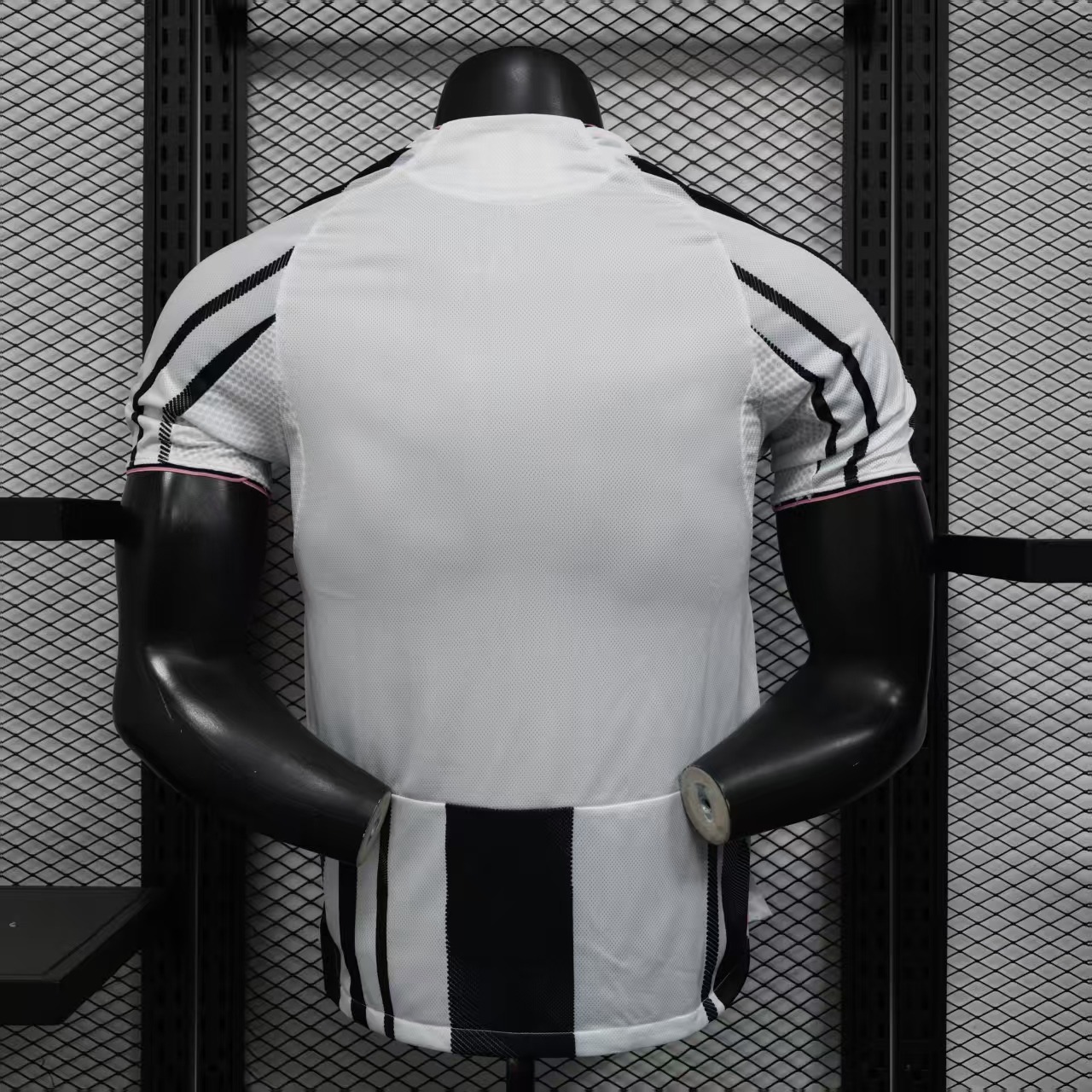 25-26 Juventus Home Jersey with Advertising - Player Edition