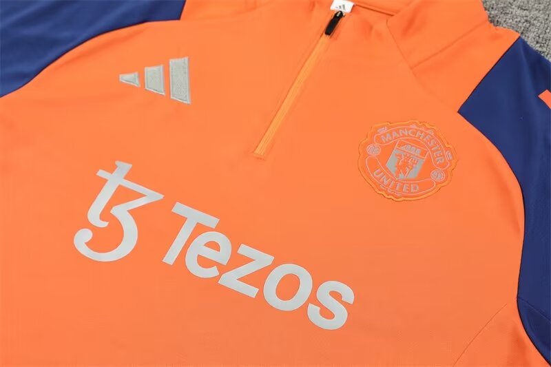 2024/25 Manchester United Half Zip Training Kit..