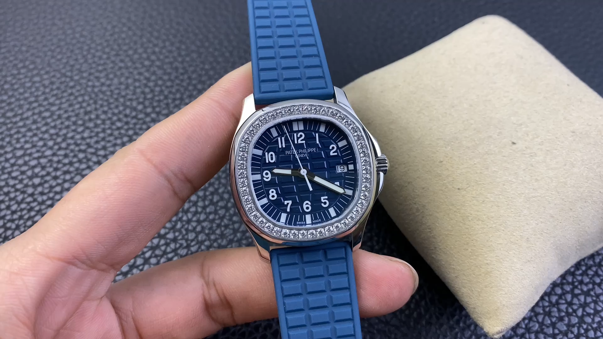 【Super Clone】Replica Patek Philippe Aquanaut Blue 5067A 022 Watch For Sale