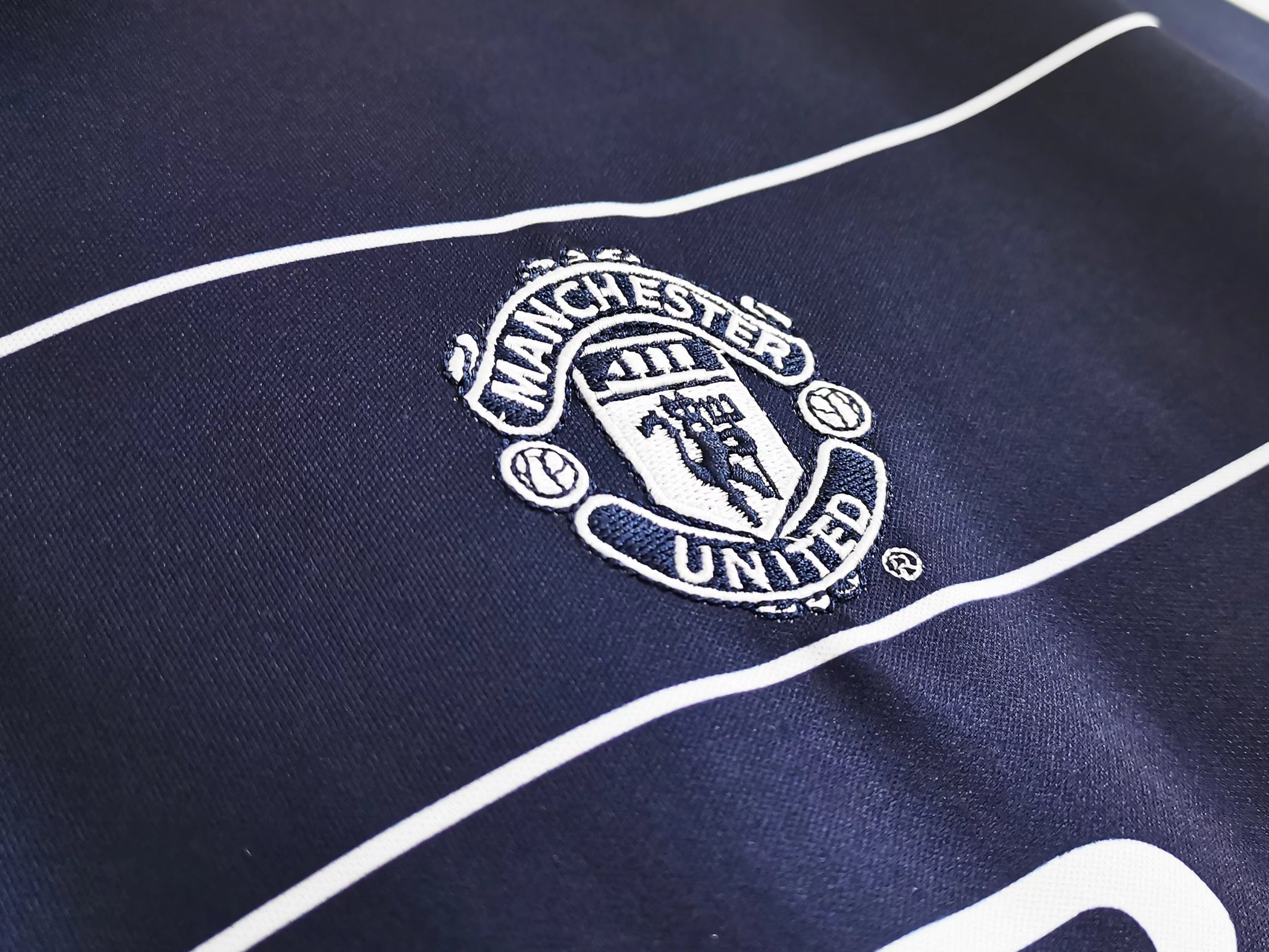 1999/00 Manchester United away retro jersey