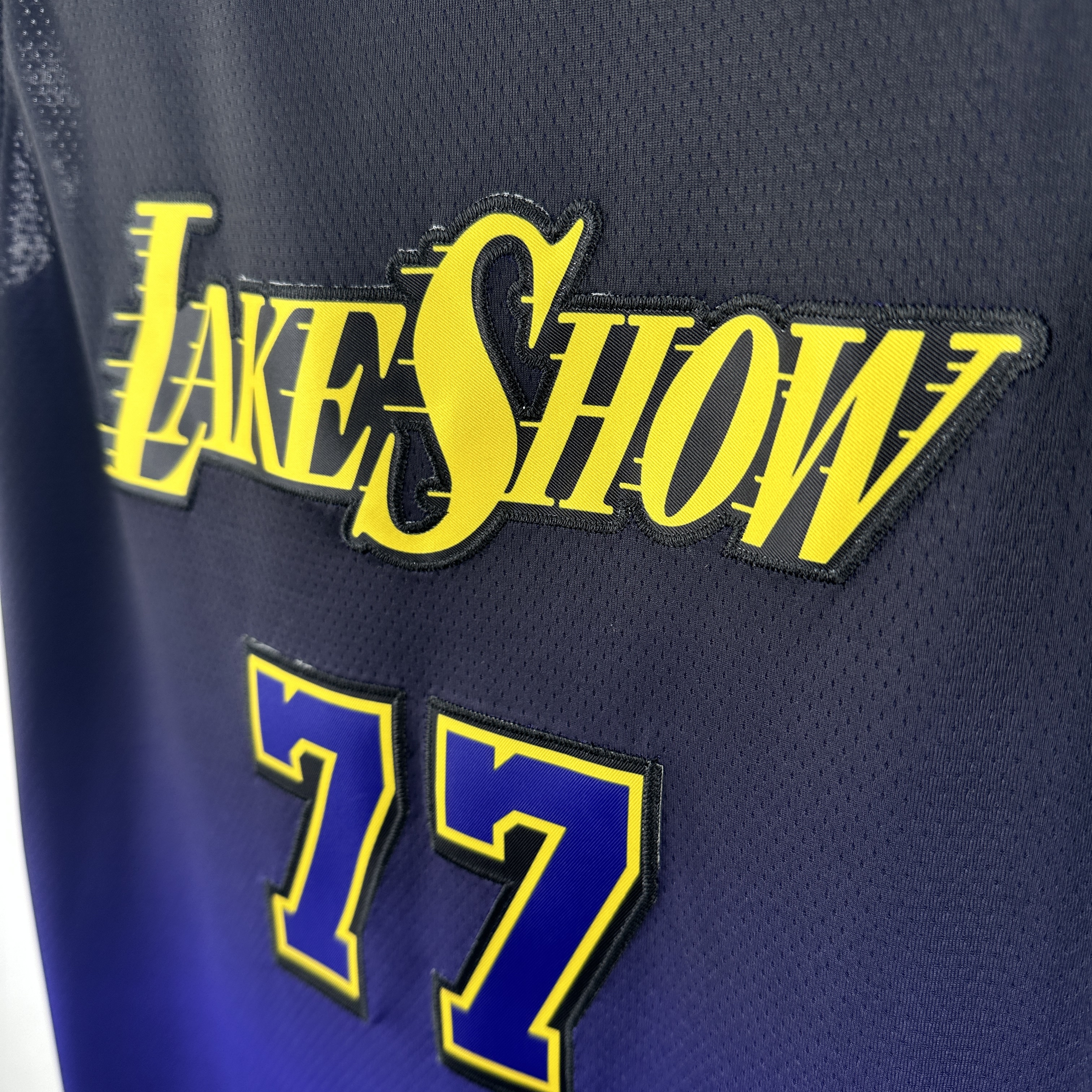 Embroidery 25th season Lakers City Edition No. 77 Doncic