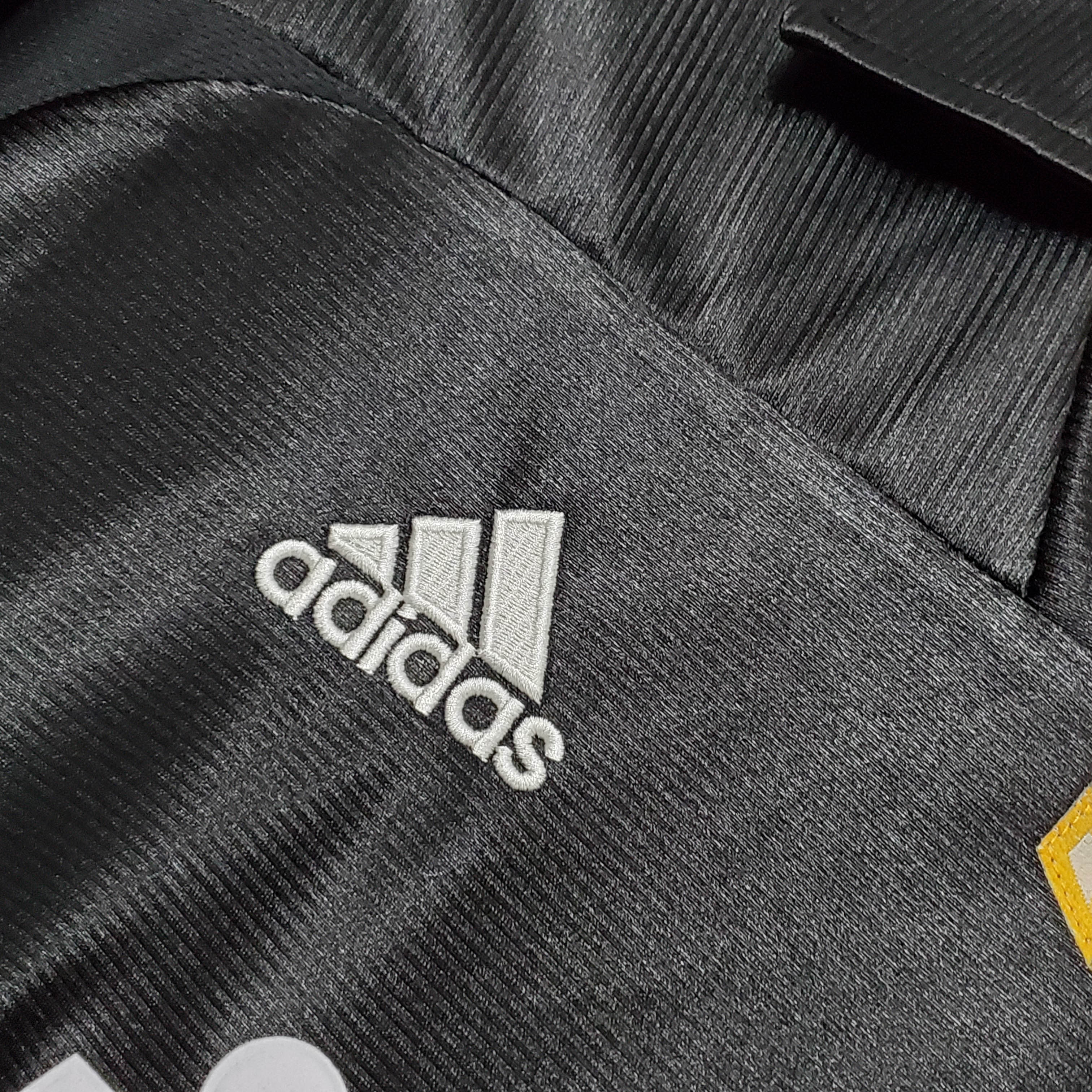 1999/01 Real Madrid Away Retro Jersey - Fans Edition