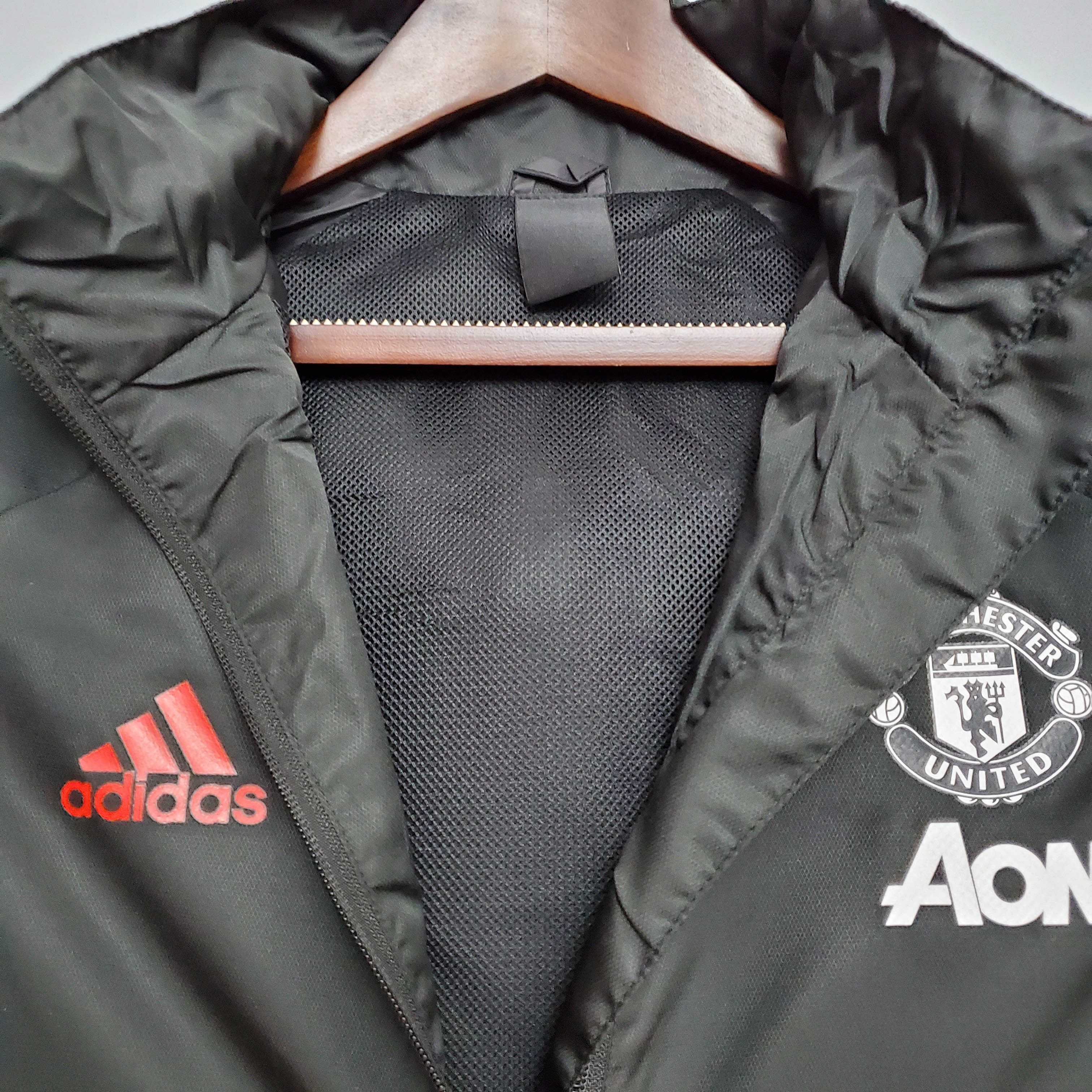 2021 Manchester United Jersey Windbreaker Black(White-Red Edge)