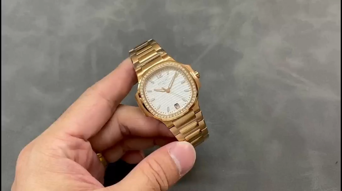 【Super Clone】Replica Patek Philippe Nautilus 7118 1200R 001 40mm Mens Watch
