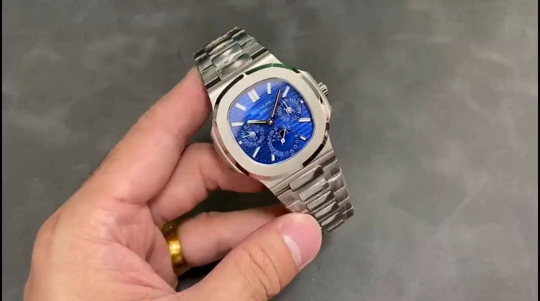 【Super Clone】Patek Philippe Nautilus Perpetual Calendar White Gold Blue Dial 5740 1G 001 40mm