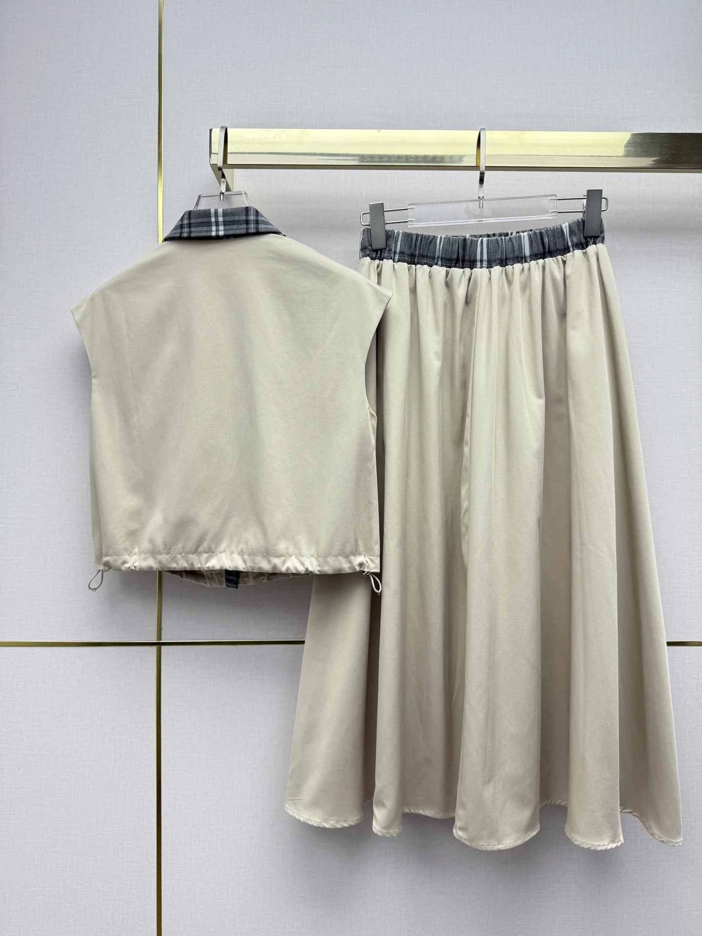 26NEW Sleeveless Zipper Vest + Skirt Set