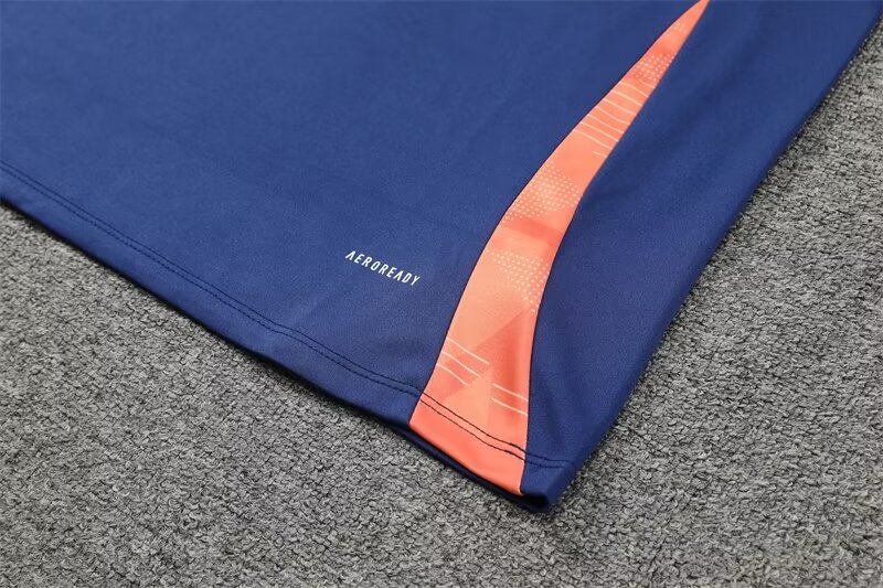 2024/25 Manchester United Half Zip Training Kit..