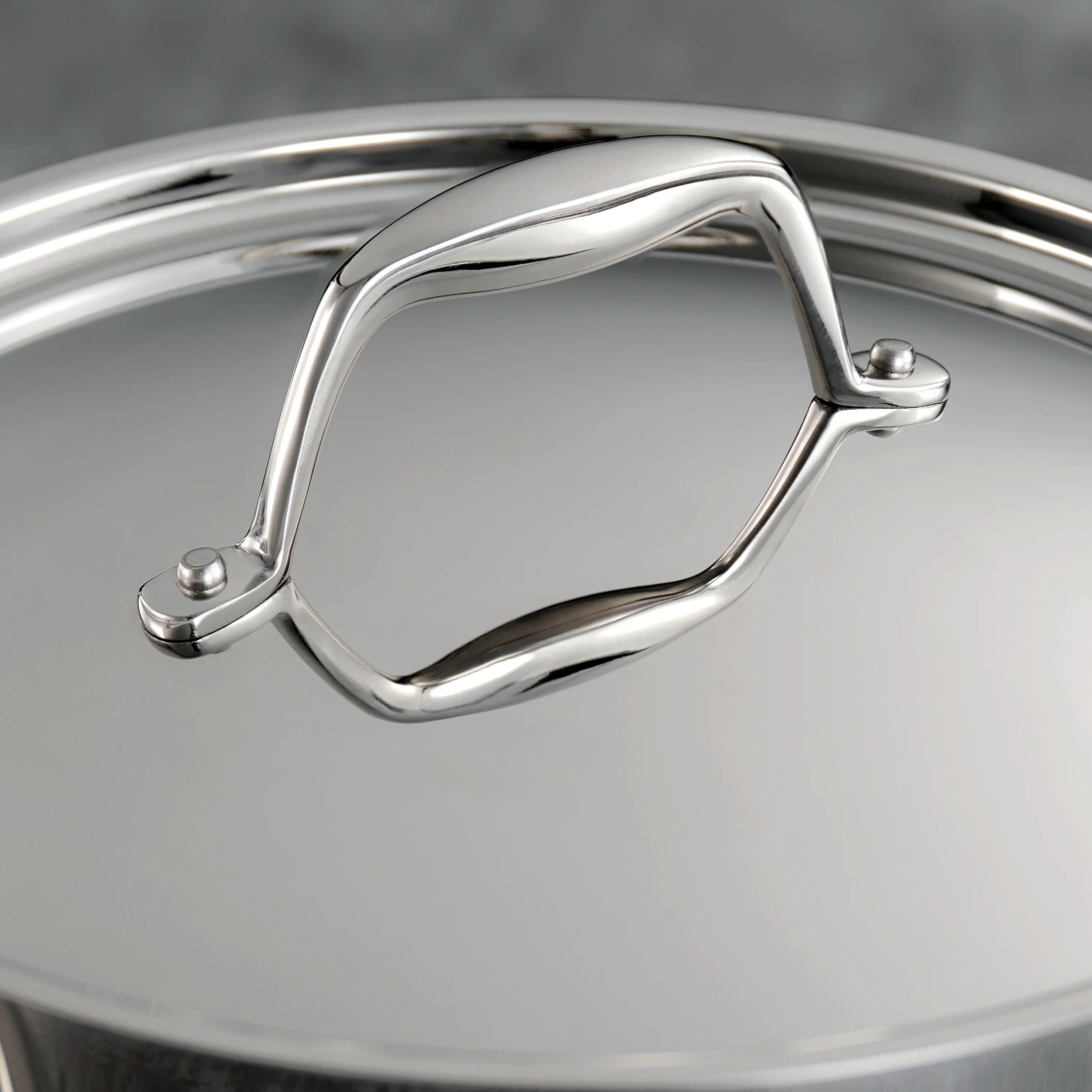 Tramontina Signature 5-Quart Tri-Ply Clad Stainless Steel Dutch Oven with Lid, Induction Ready, Oven-Safe, Dishwasher Safe