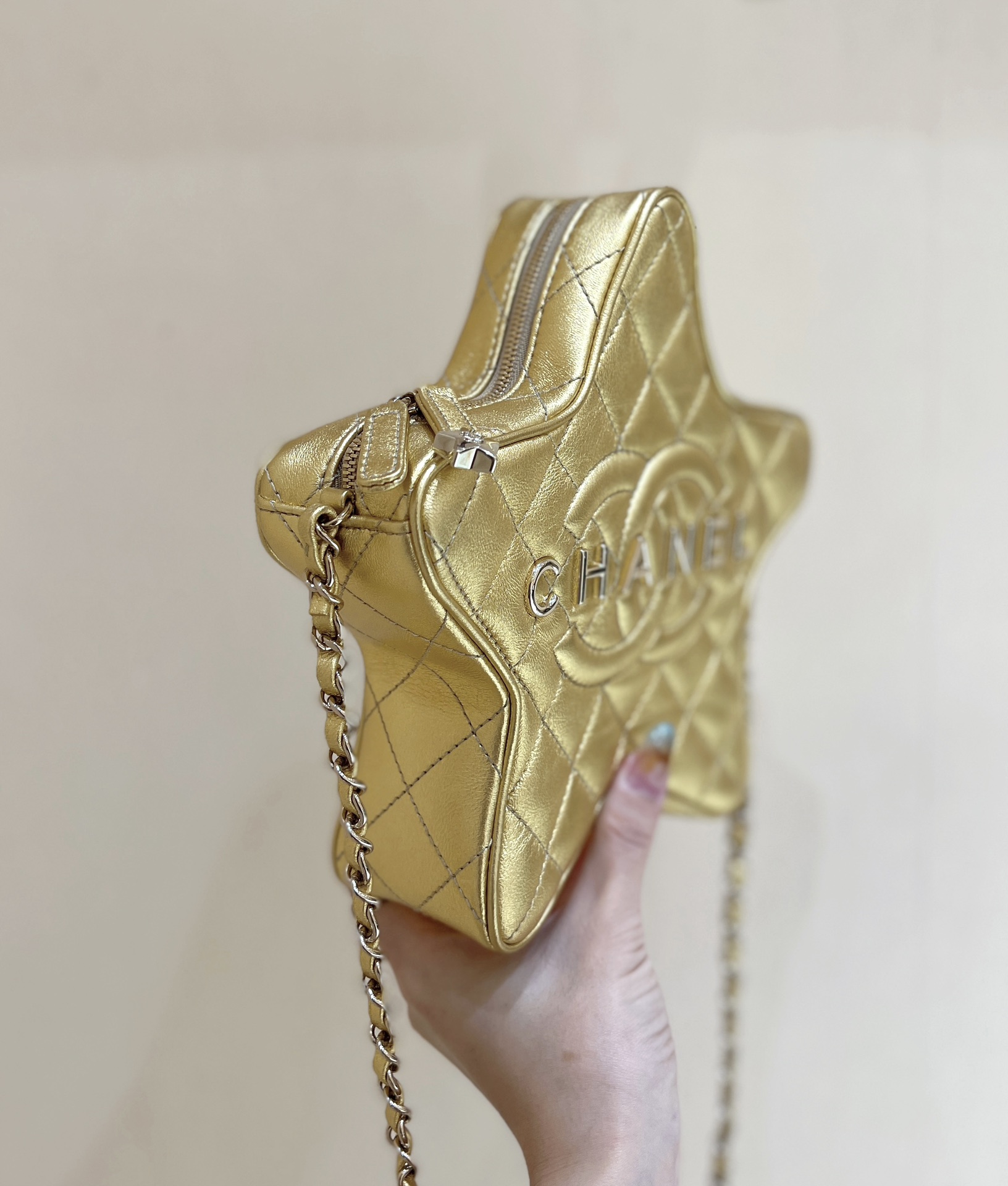 [15A] Chanel Metallic Quilted Walk of Fame Star Bag
