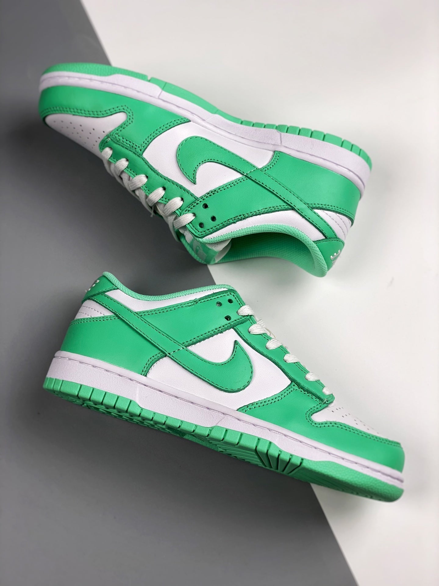 Dunk Low Green Glow