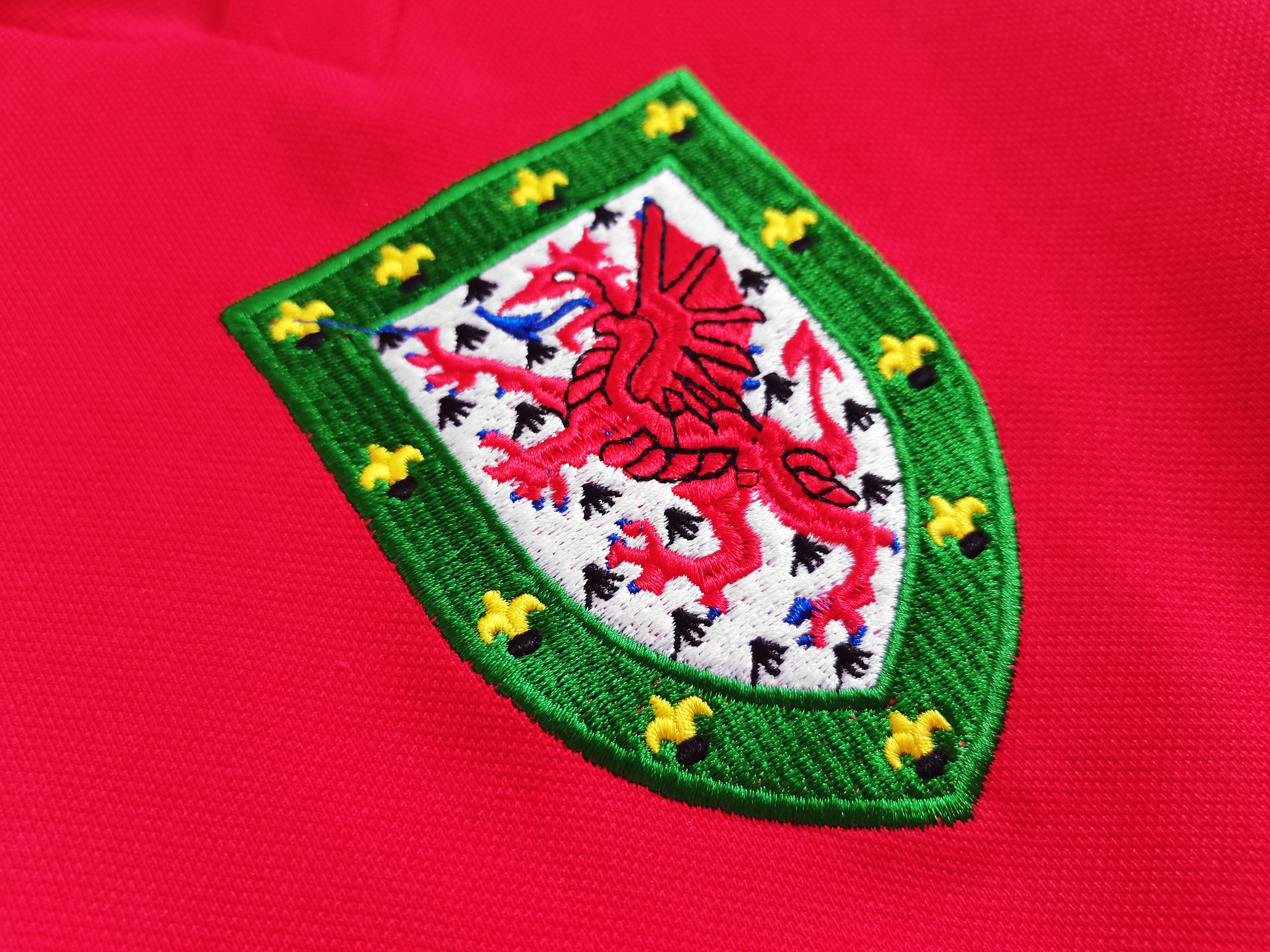 1976/79 Wales home retro jersey 1:1 Thai quality - Fans Edition
