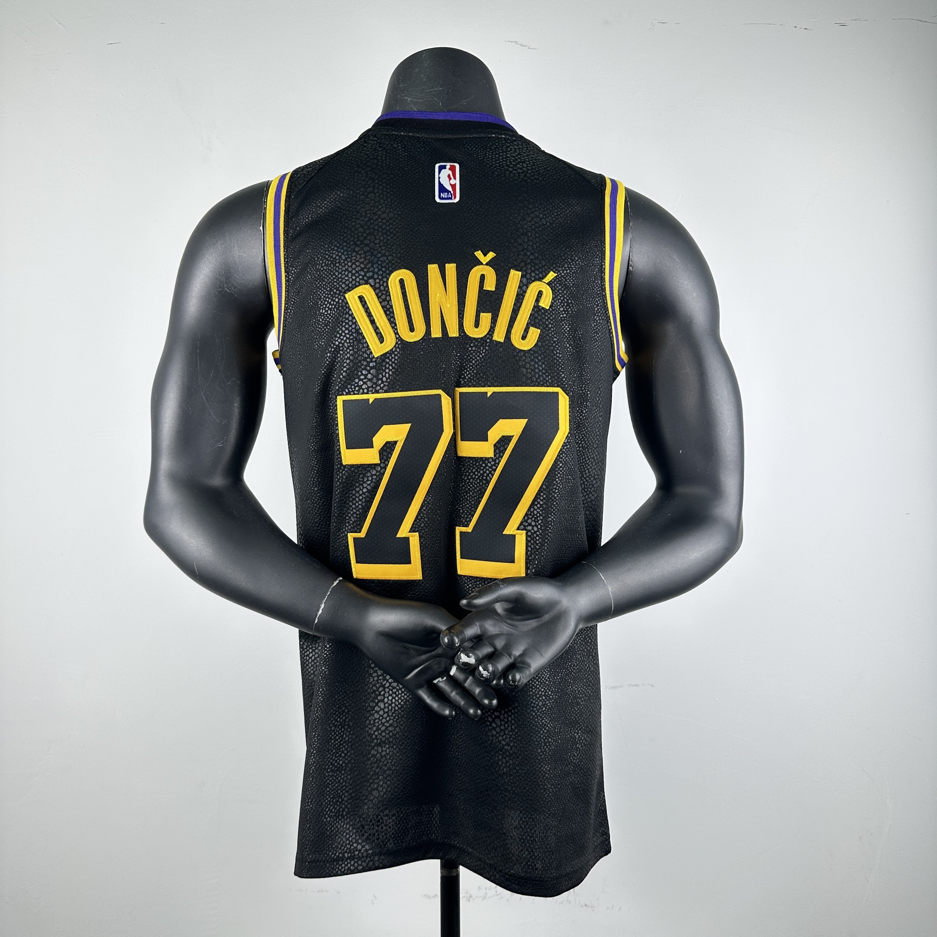 Embroidery Lakers Snake No. 77 Dončić
