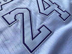 Los Angeles Lakers Bryant White 24 MN