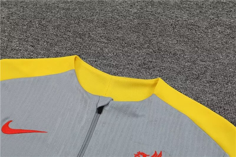 2024/25 LiverpoolHalf zipperTraining Clothing