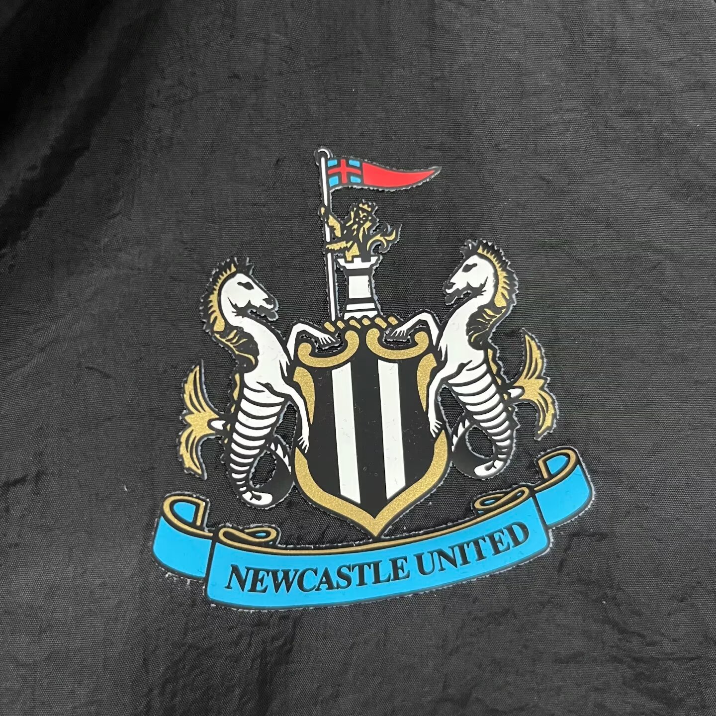 Newcastle retro windbreaker