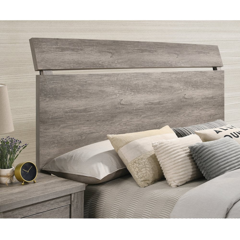 Roundhill Furniture living room Floren Contemporary Weathered Gray Wood Bedroom Set, King Panel Bed, Dresser, Mirror, Two Nightstands, Chest