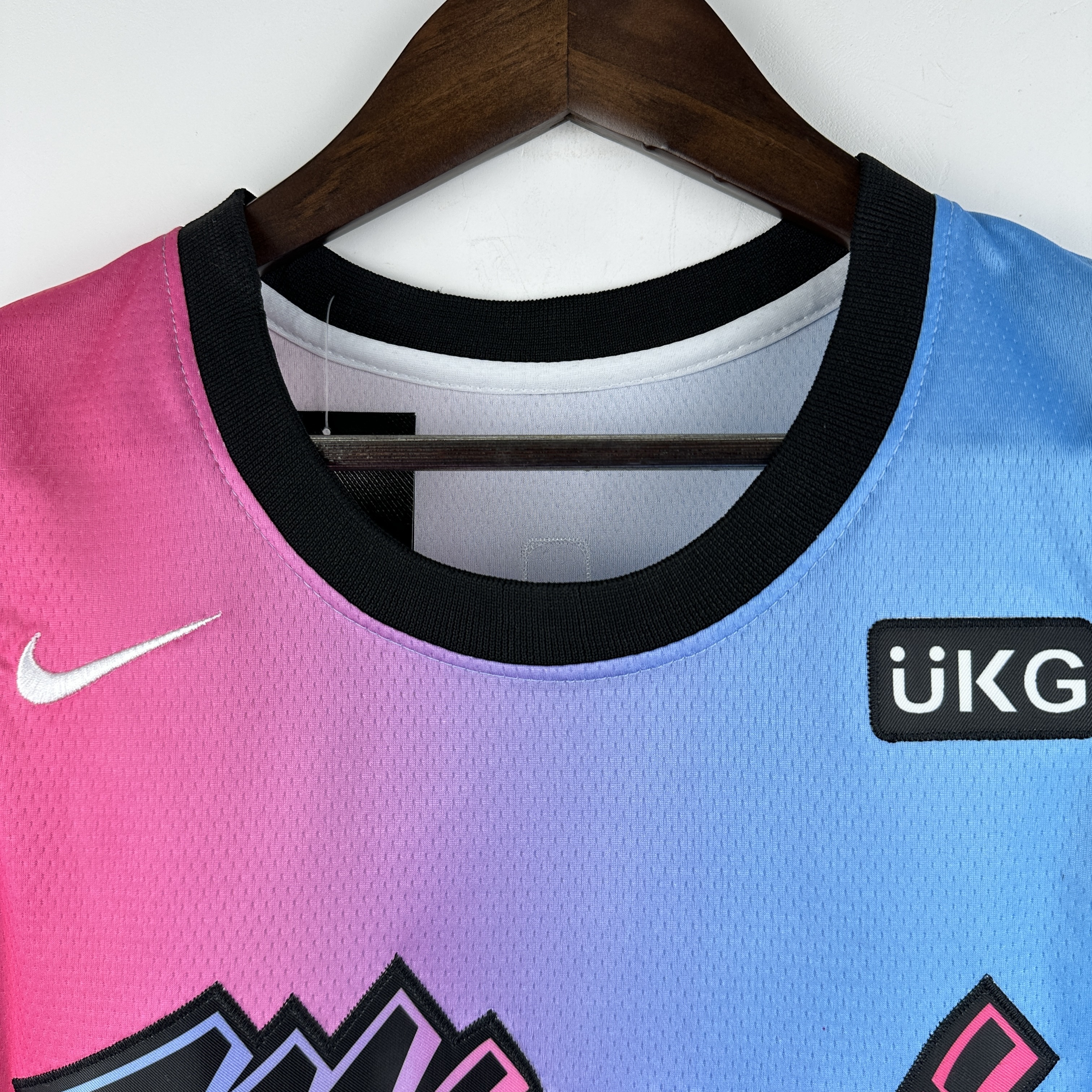 Embroidered Heat Gradient No. 14 Herro