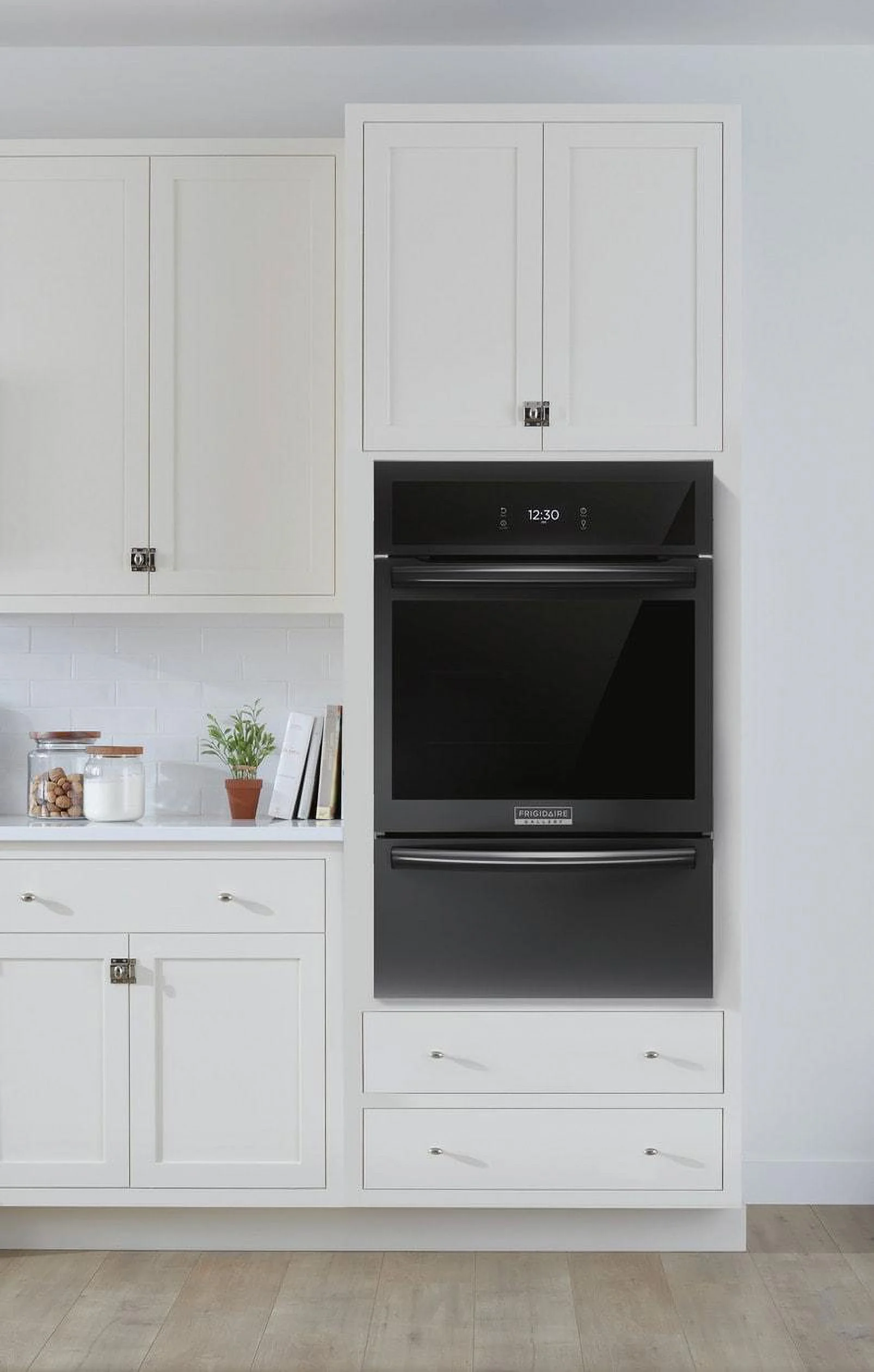 FRIGIDAIRE GCWG2438AB  WALL OVEN (GAS) Black