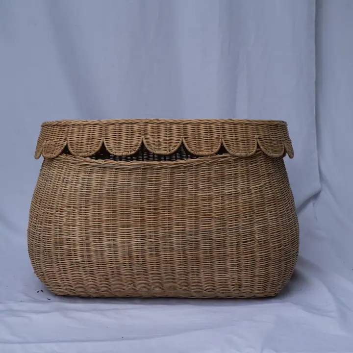 Scalloped Rattan Basket - Medium