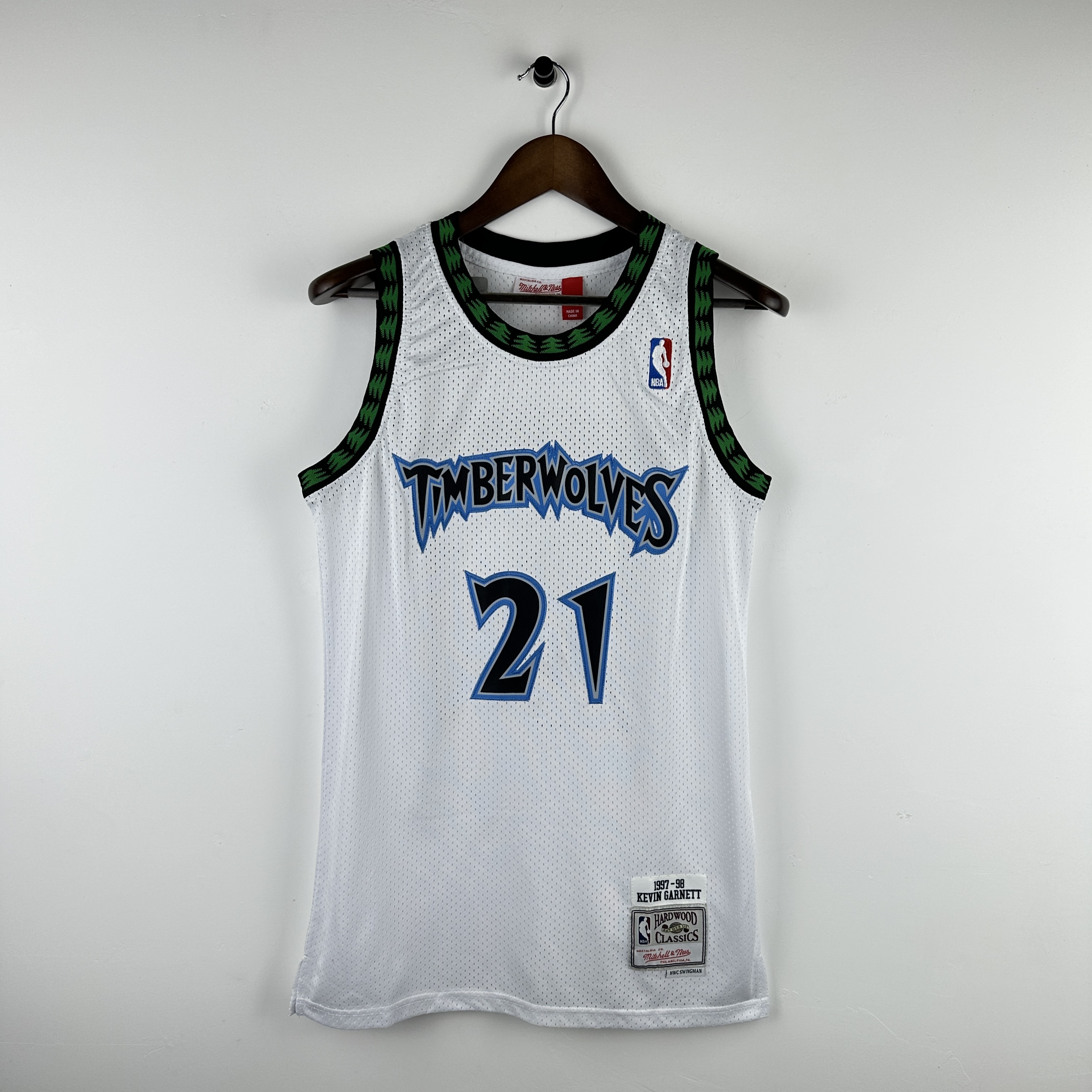 Embroidered MN retro jersey Timberwolves 97/98 season white No. 21 Kevin Garnett