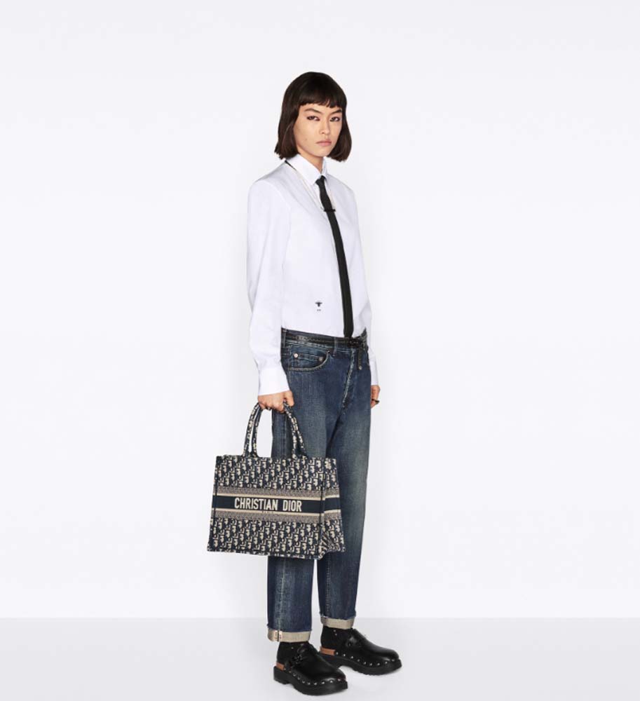 MEDIUM  BOOK TOTE