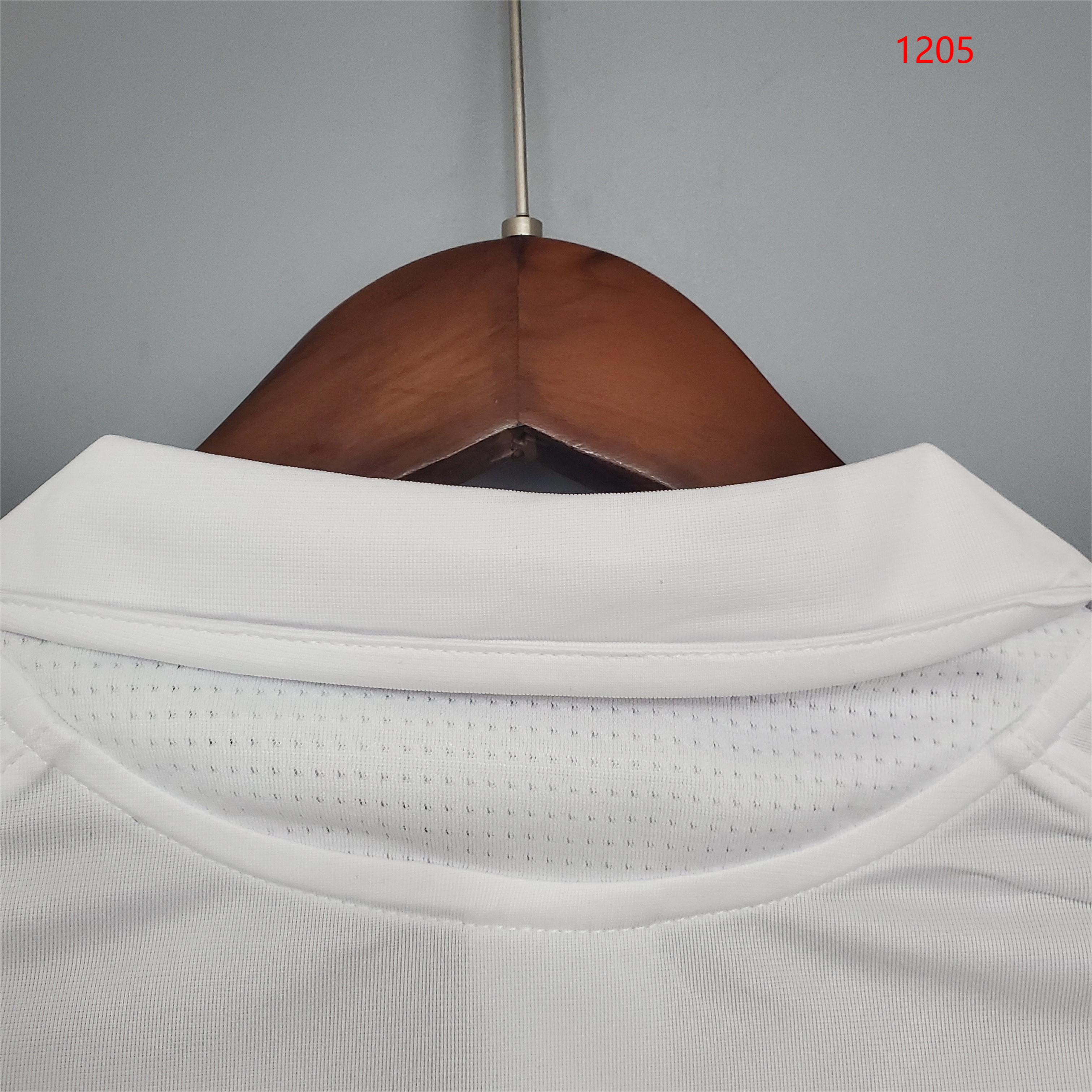 2005/2006 Retro Real Madrid home long sleeves