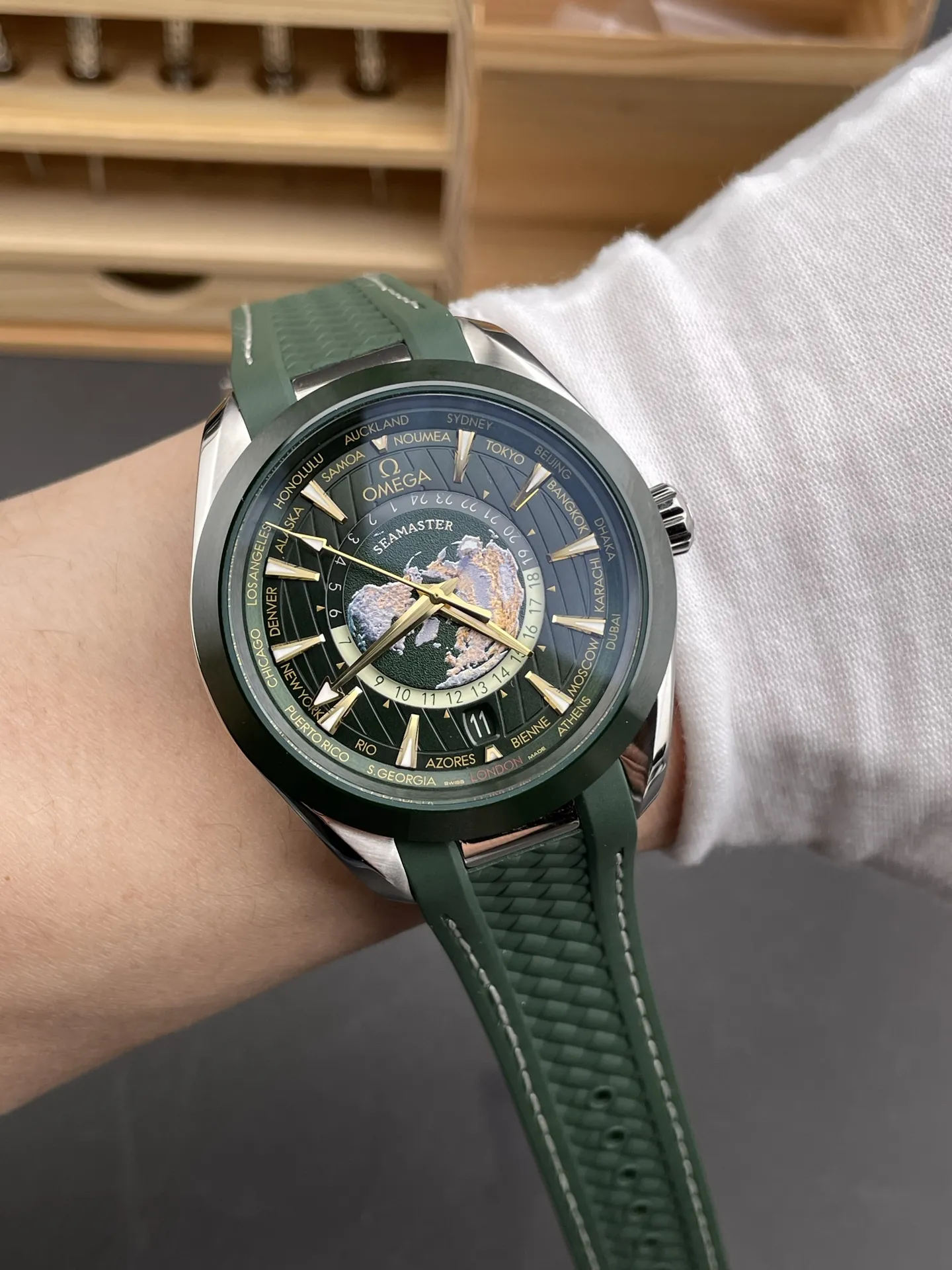 Omega Seamaster Green 43mm