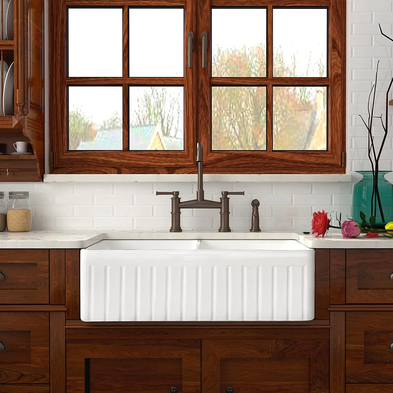 HOROW 33x18 inch Fireclay Kitchen Sink Undermount Double Bowl Apron-front Ceramic with Bottom Grid and Strainer