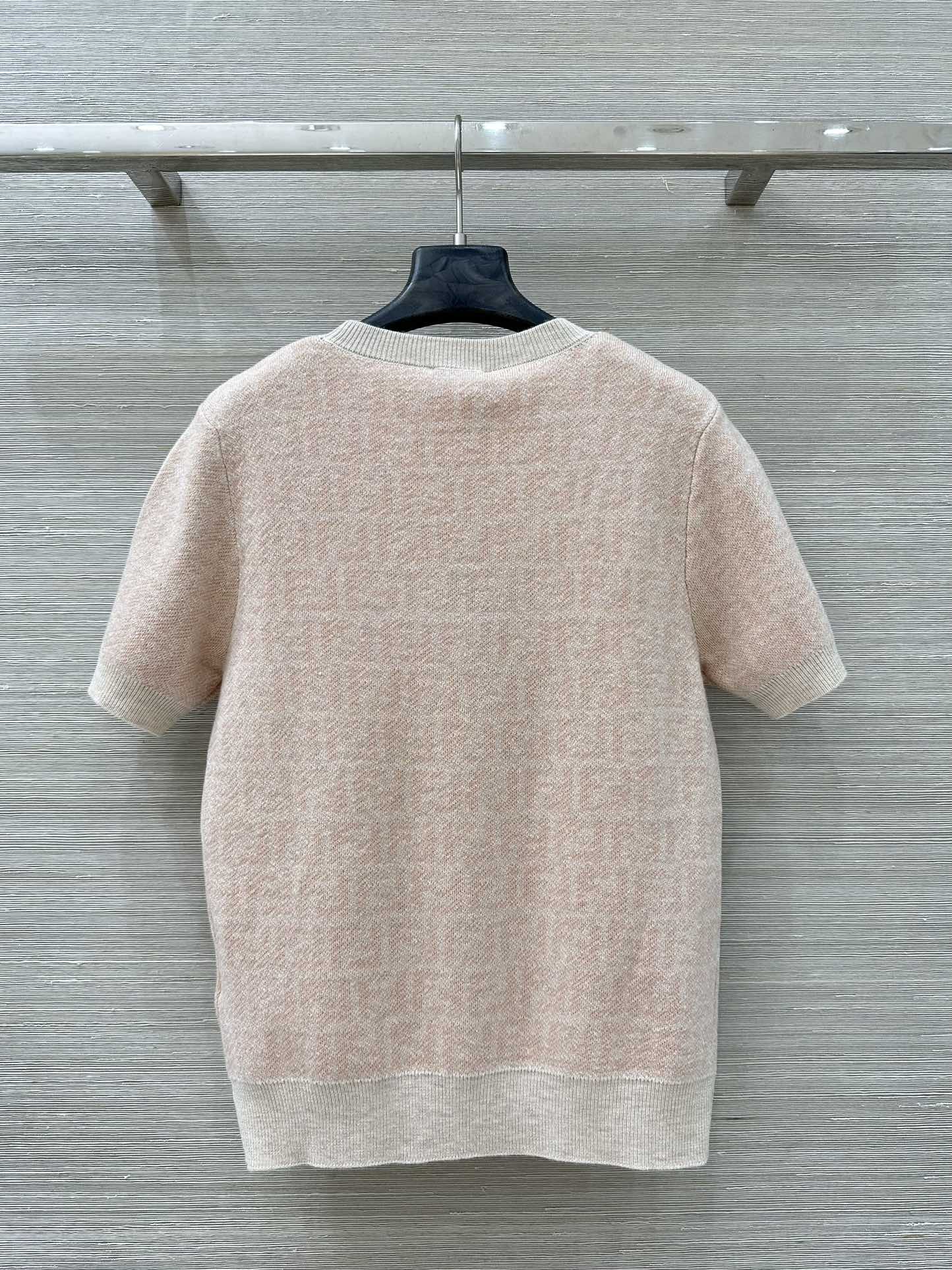 Double-sided reverse knit logo short-sleeved top