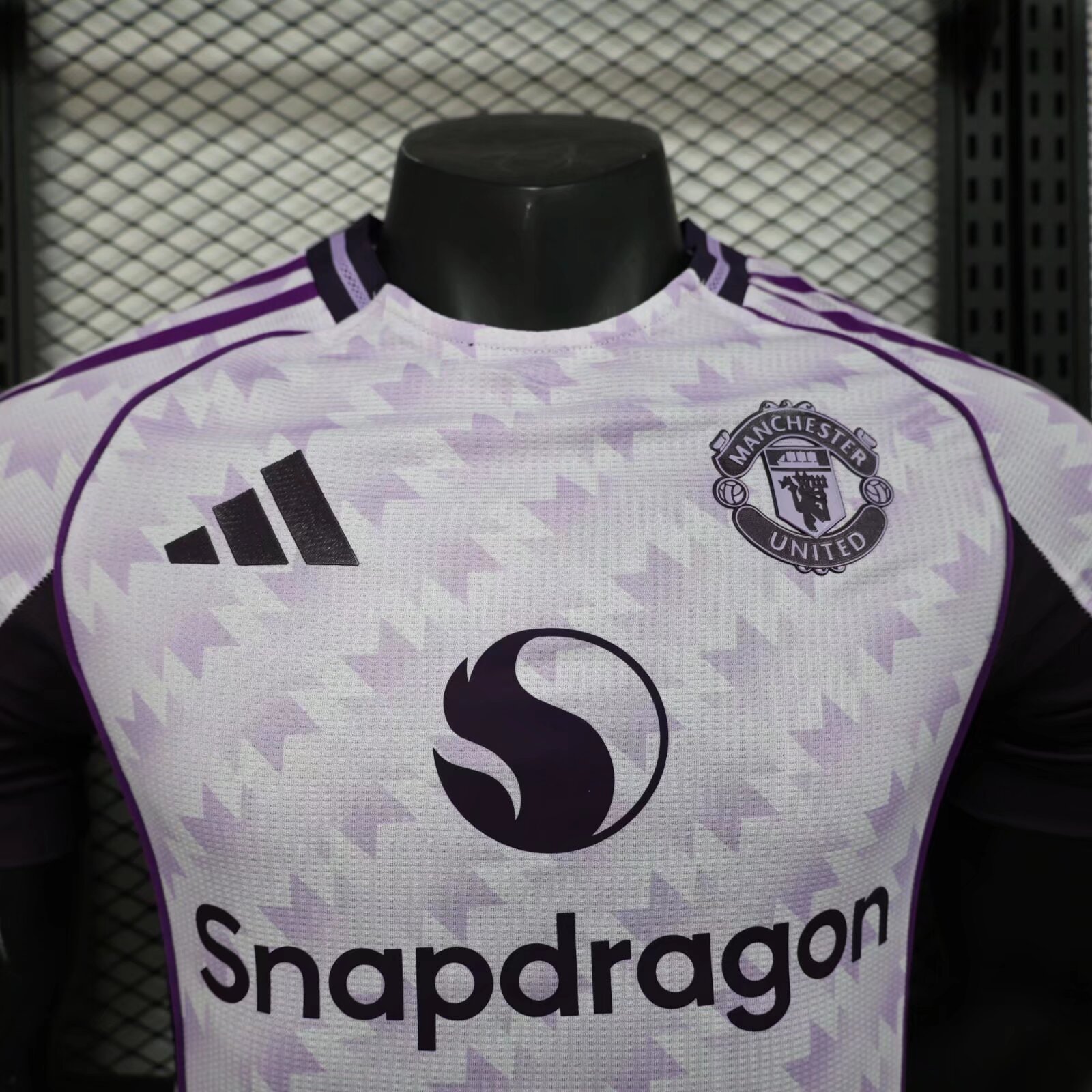 2025/2026 Player Version Manchester United Special Edition Light Purple Football Shirt 1:1 Thai Quality