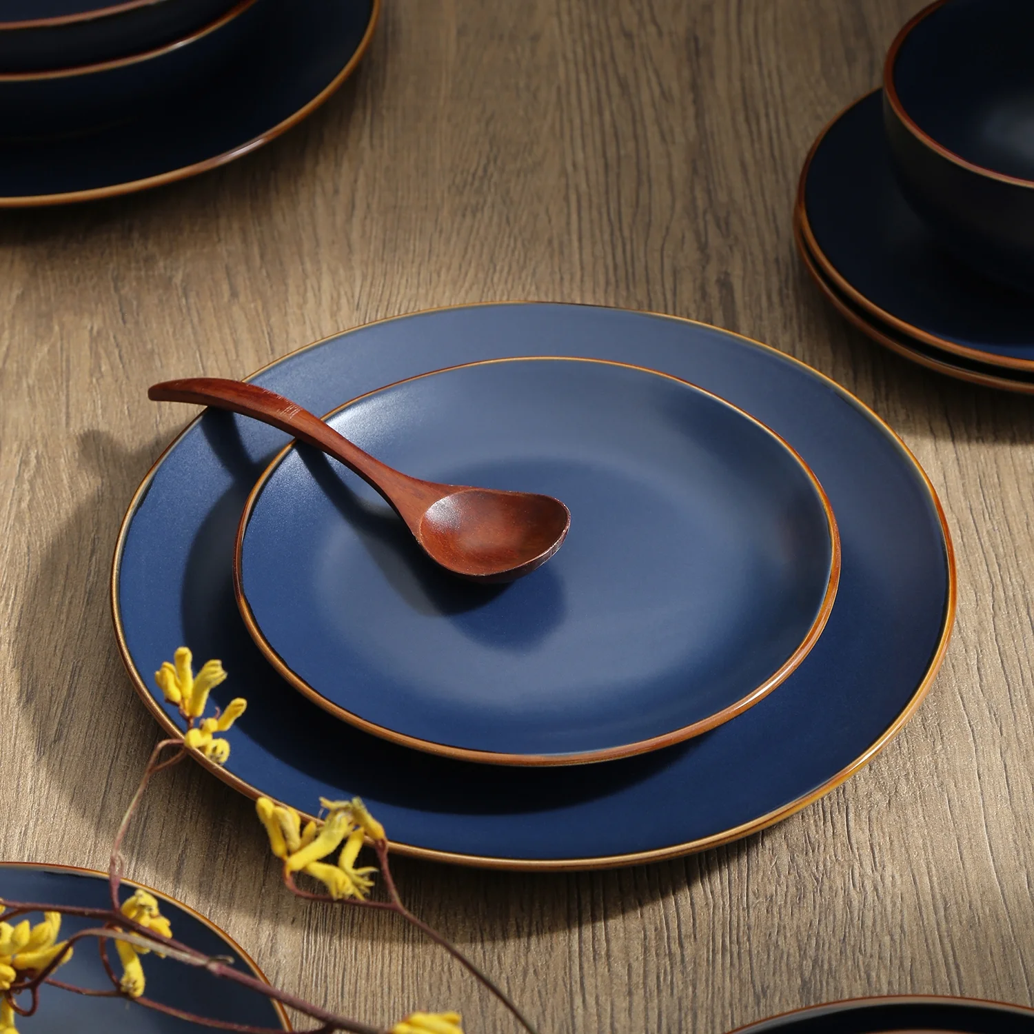 Stone + Lain Brasa Stoneware Collection Dinnerware Set, 32-Piece Service for 8, Blue